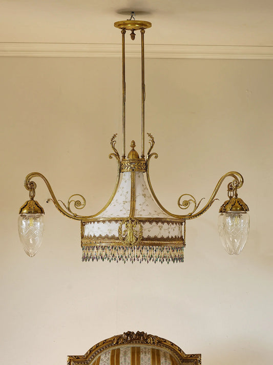 Lampadario Art Nouveau in ottone dorato con paralume centrale in tessuto | Lo Stile Italiano