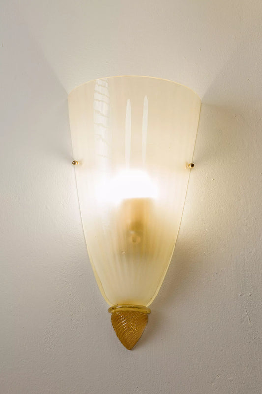 Lampada a muro Vintage Anni '70 in Vetro di Murano con Decorazioni in Foglia Oro Zecchino - Lo Stile Italiano