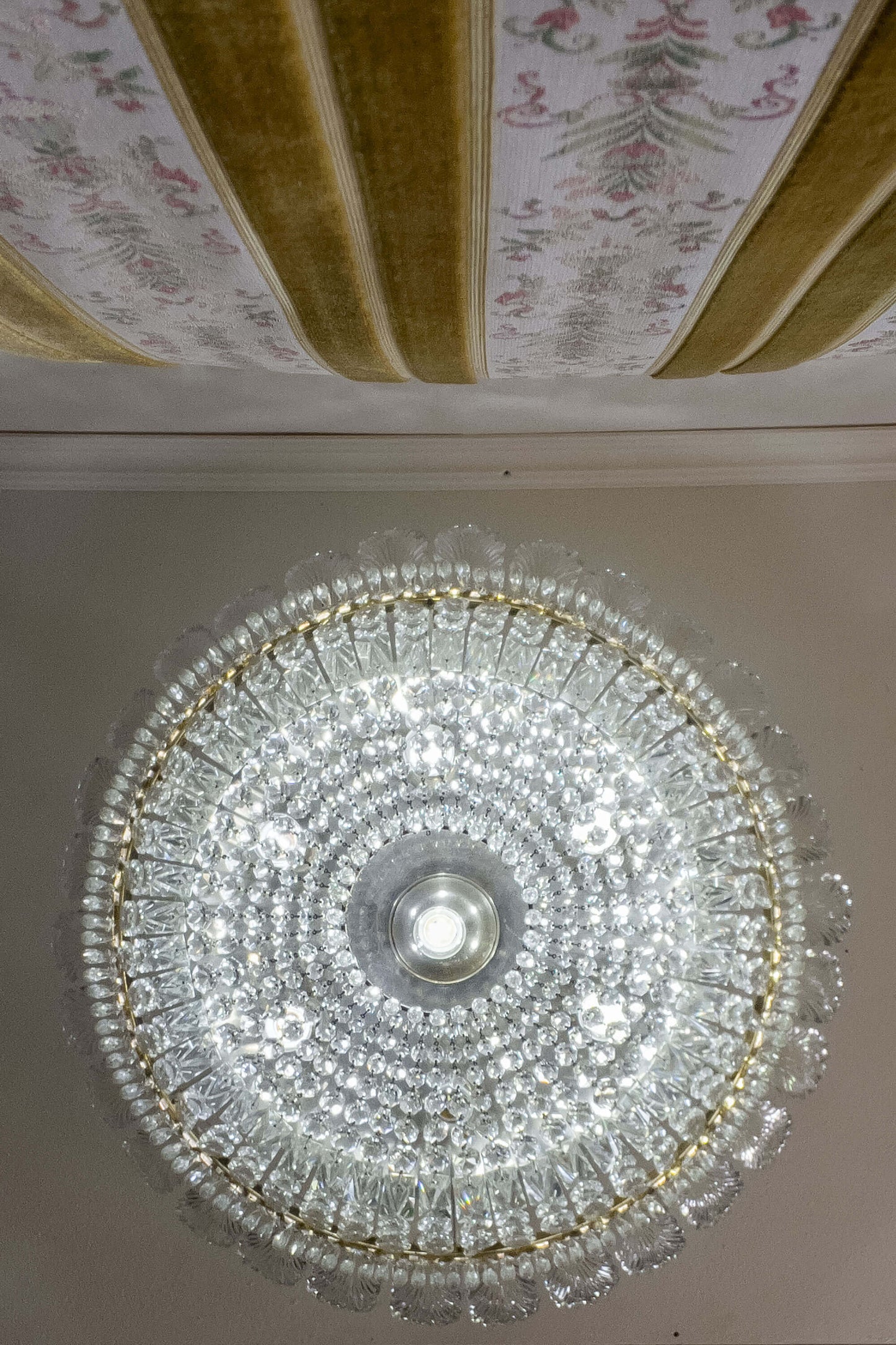 Lampadario Imponente per soggiorno. | Lo Stile Italiano