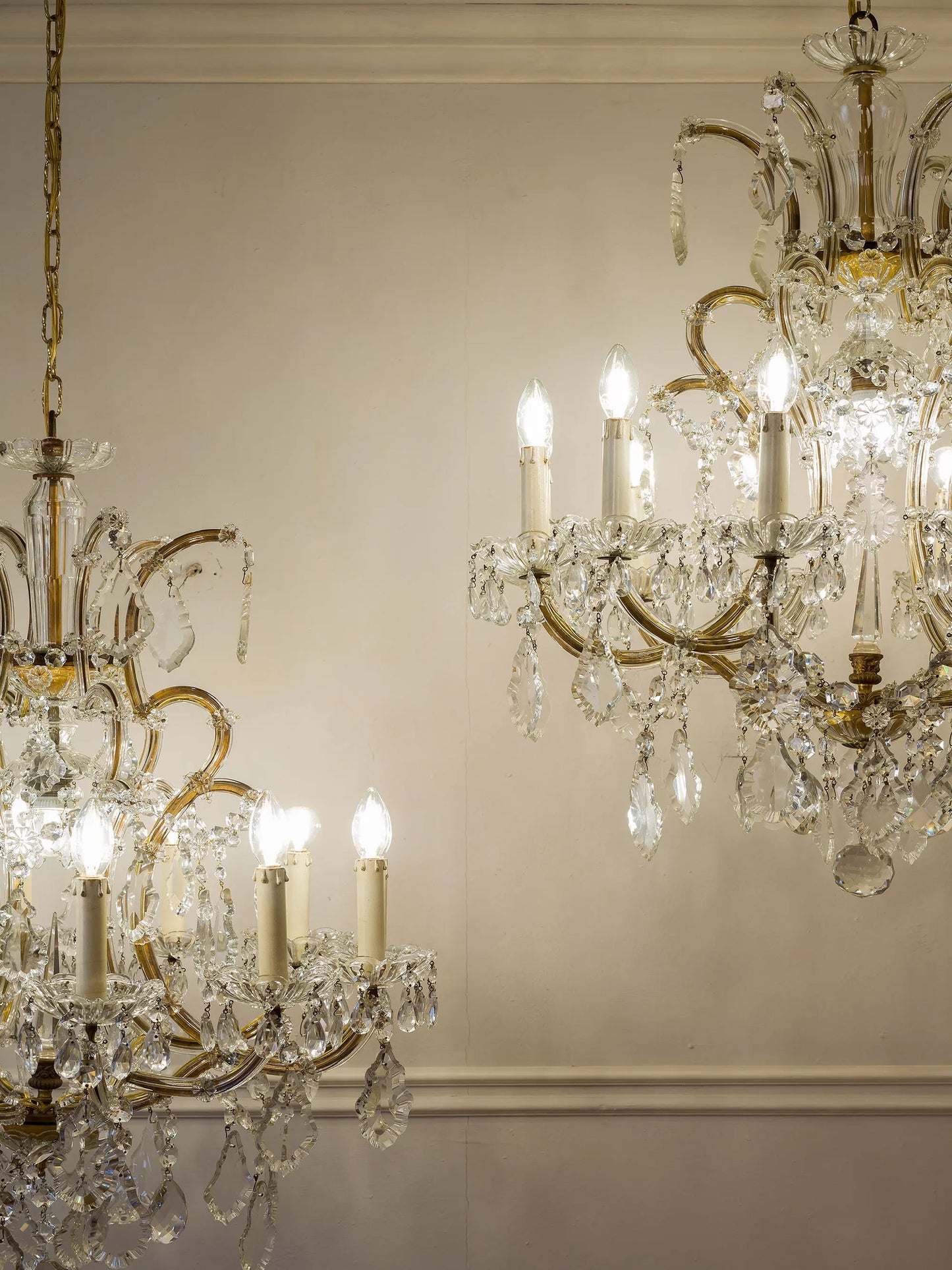 Coppia di lampadari antichi a forma di gabbia, in cristallo, stile Maria Teresa - 13 luci | Lo Stile Italiano