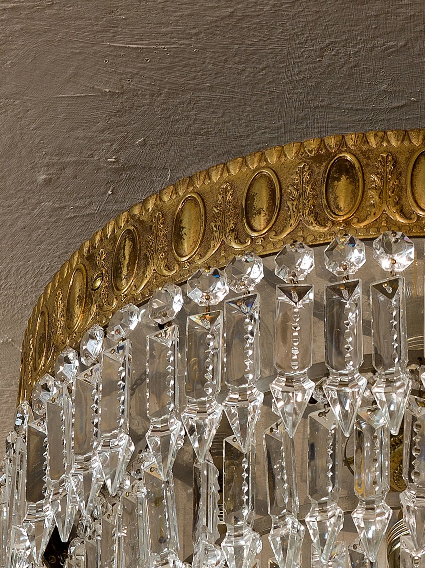 Plafoniera Anni '50 in Bronzo, Vetro Molato. Restaurata, impianto nuovo. | Lo Stile Italiano