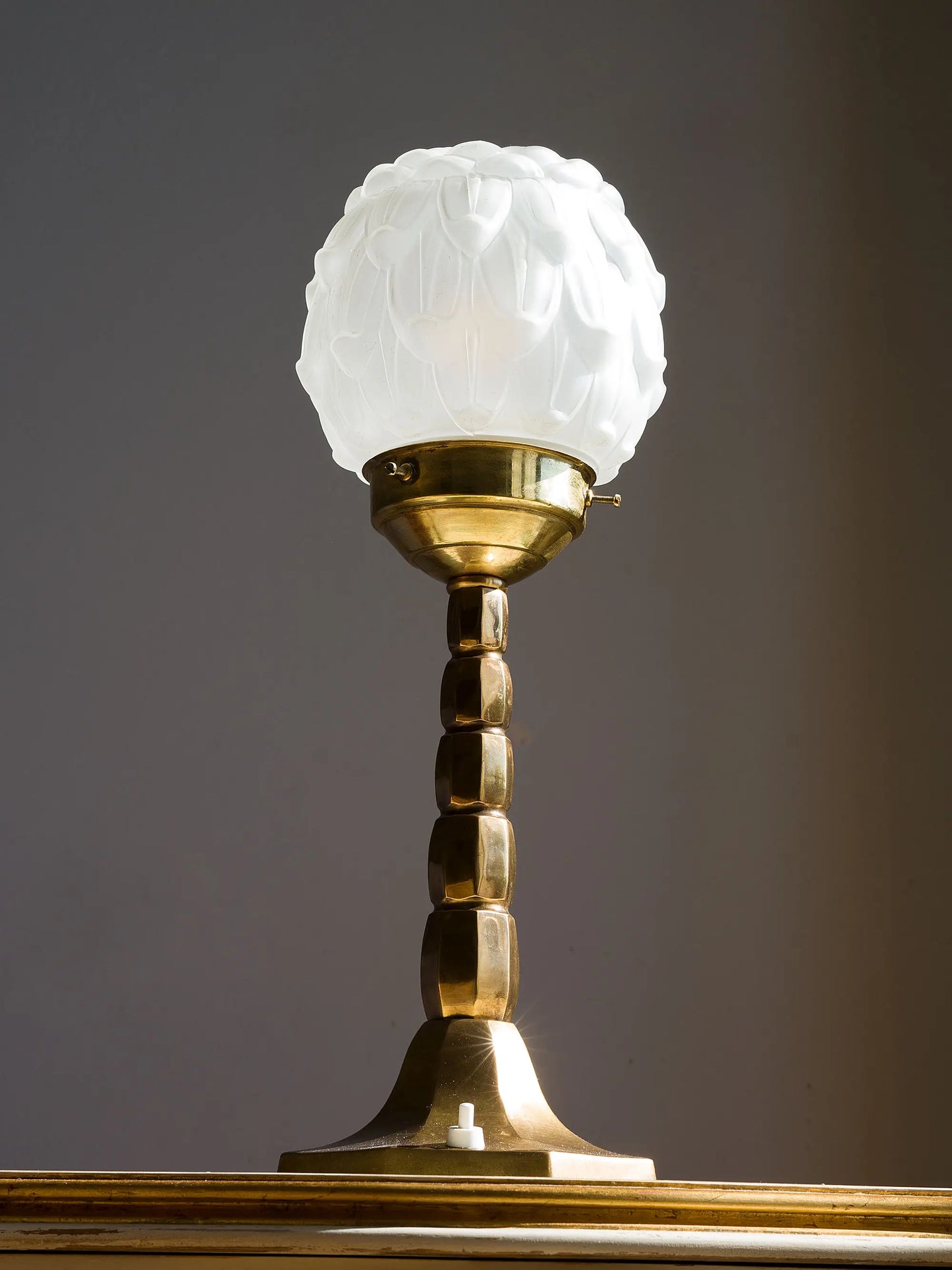 Fusto ottagonale in ottone lucido stile Deco | Lo Stile Italiano