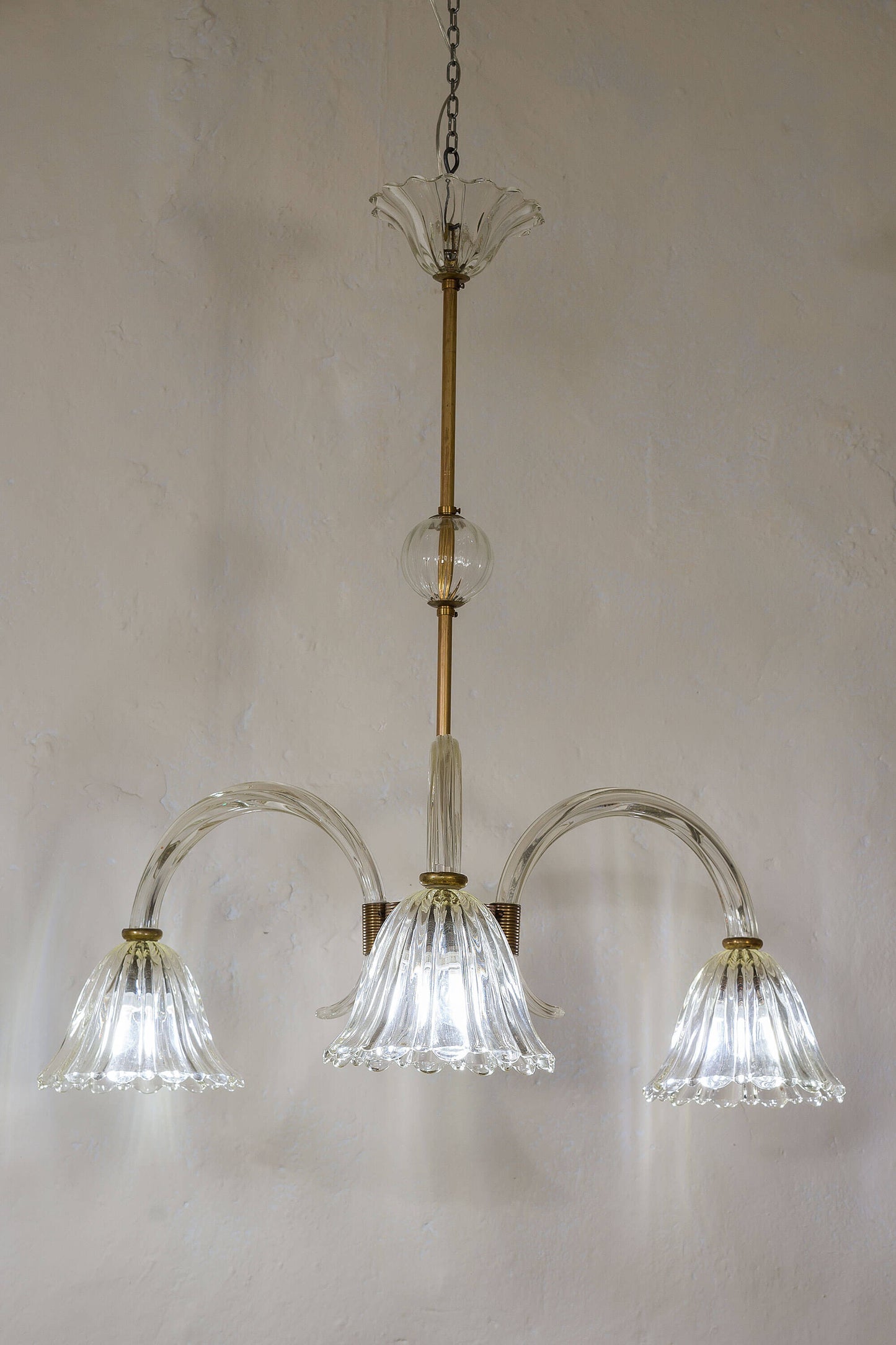 Pezzo unico di design: Lampadario Barovier & Toso con 3 ampi bracci.. | Lo Stile Italiano