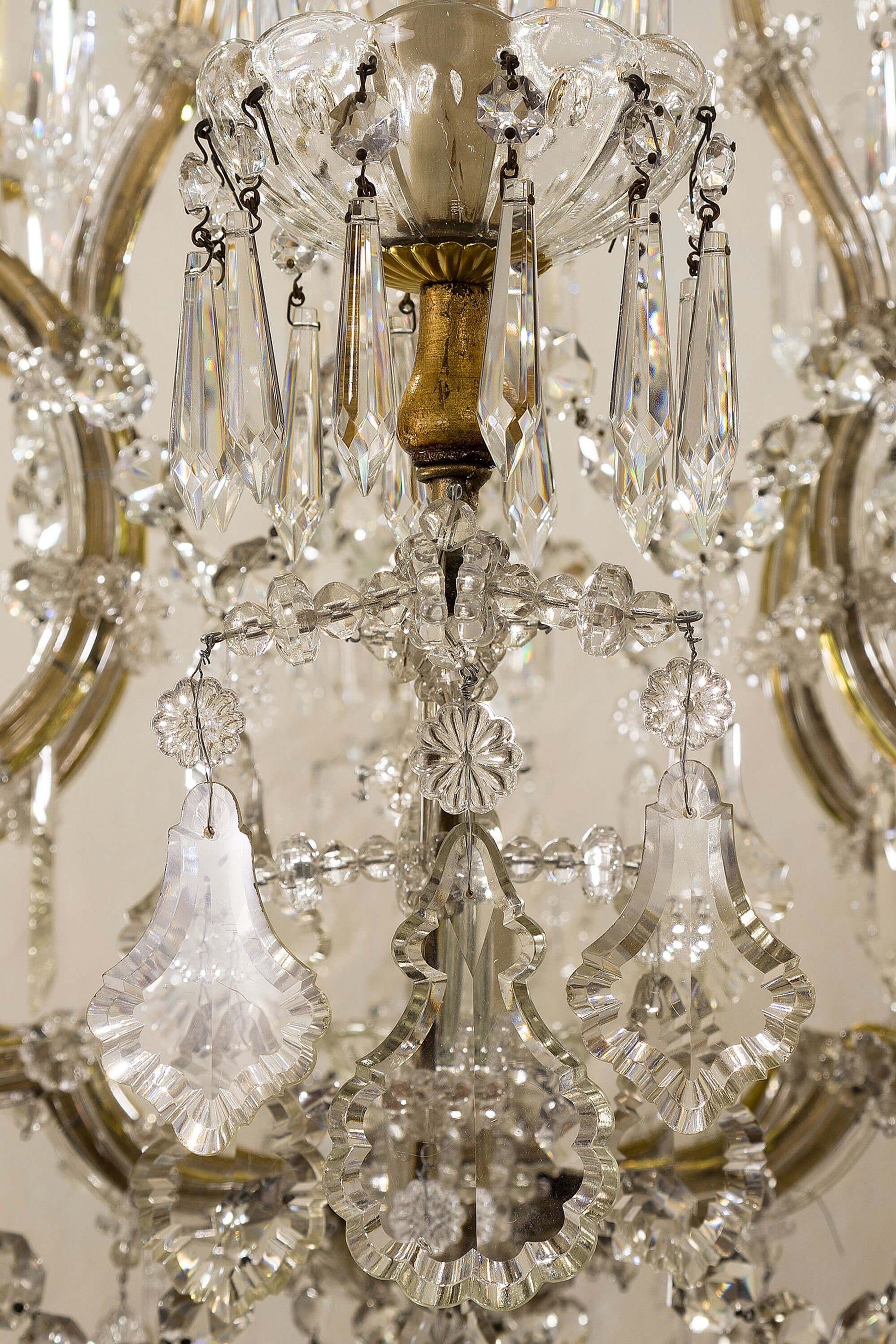 Grande lampadario Maria Teresa di cristallo a 12 luci -Italia 1920 - Lo Stile Italiano