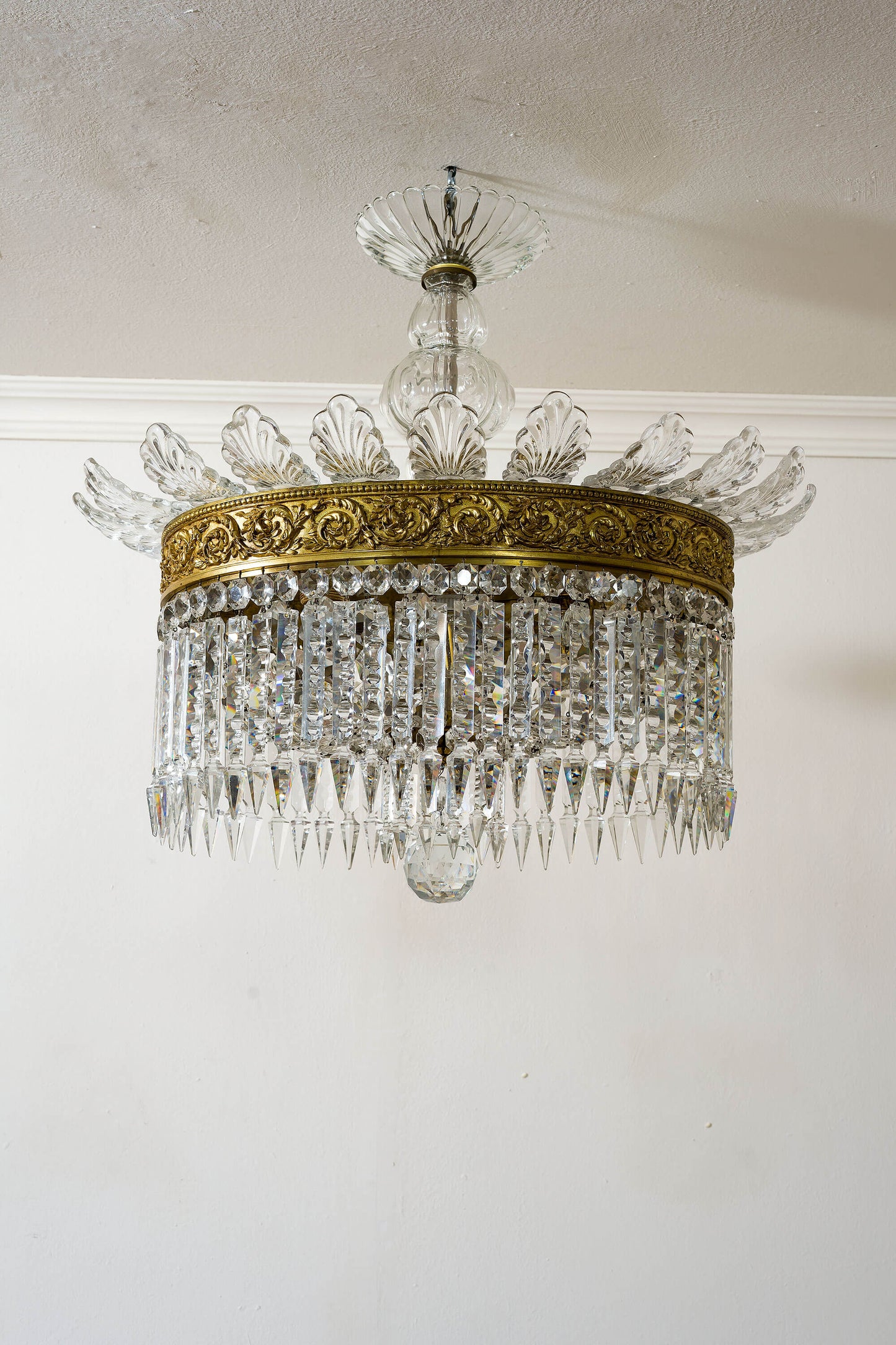 Lampadario in cristallo e bronzo a forma di mongolfiera ovale, Vintage anni '40 - Lo Stile Italiano