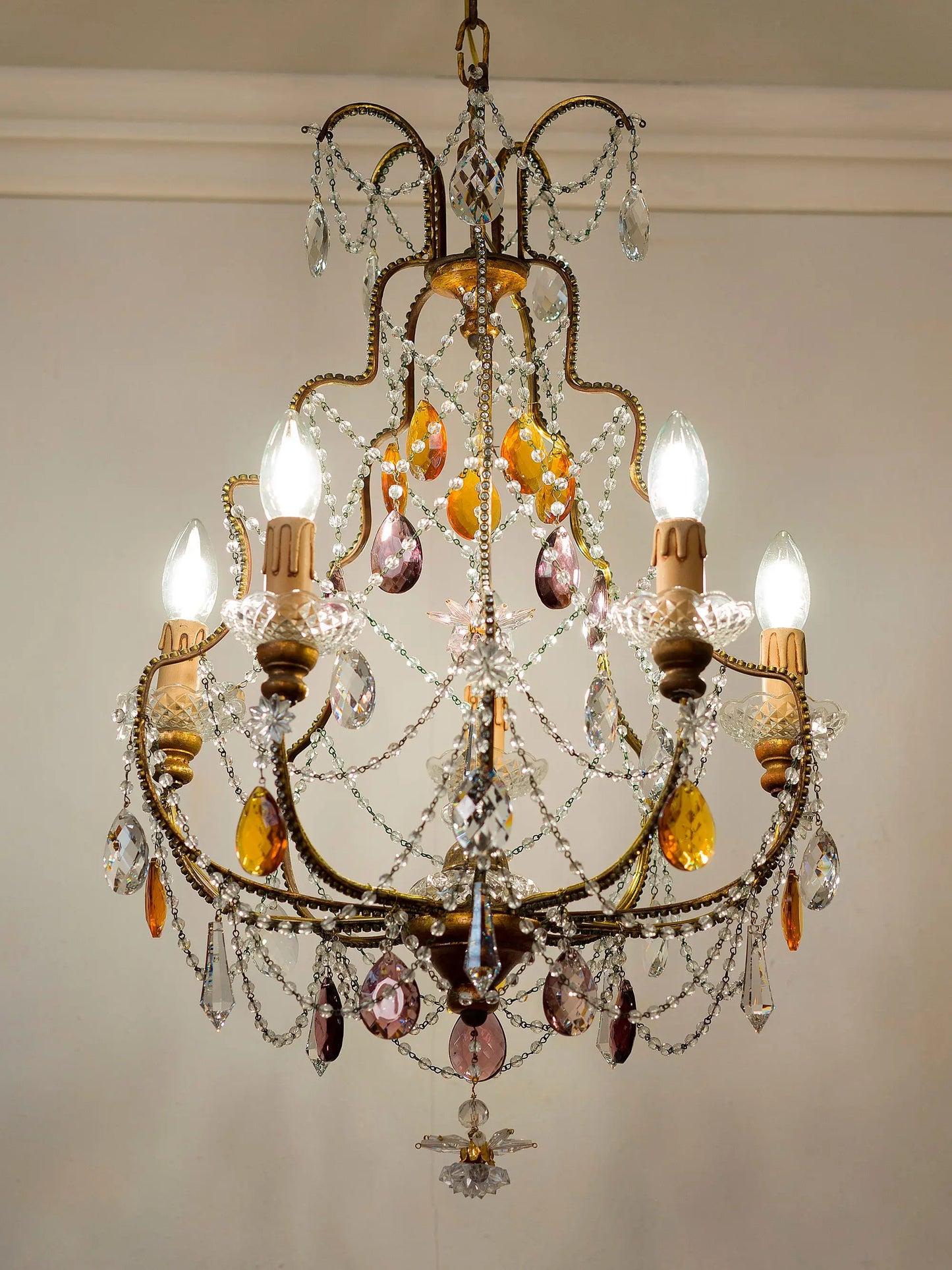 Lampadario classico da soffitto con Cristalli ametista e ambra | Lo-Stile-Italiano