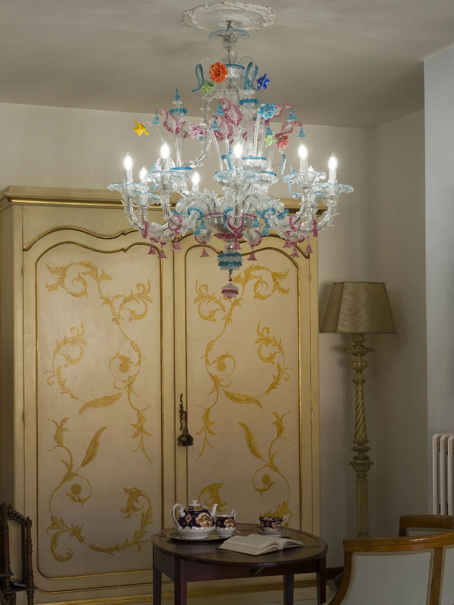 Tre Lampadari di lusso, modello Ca’ Rezzonico in vetro soffiato di Murano a nove luci. | Lo Stile Italiano