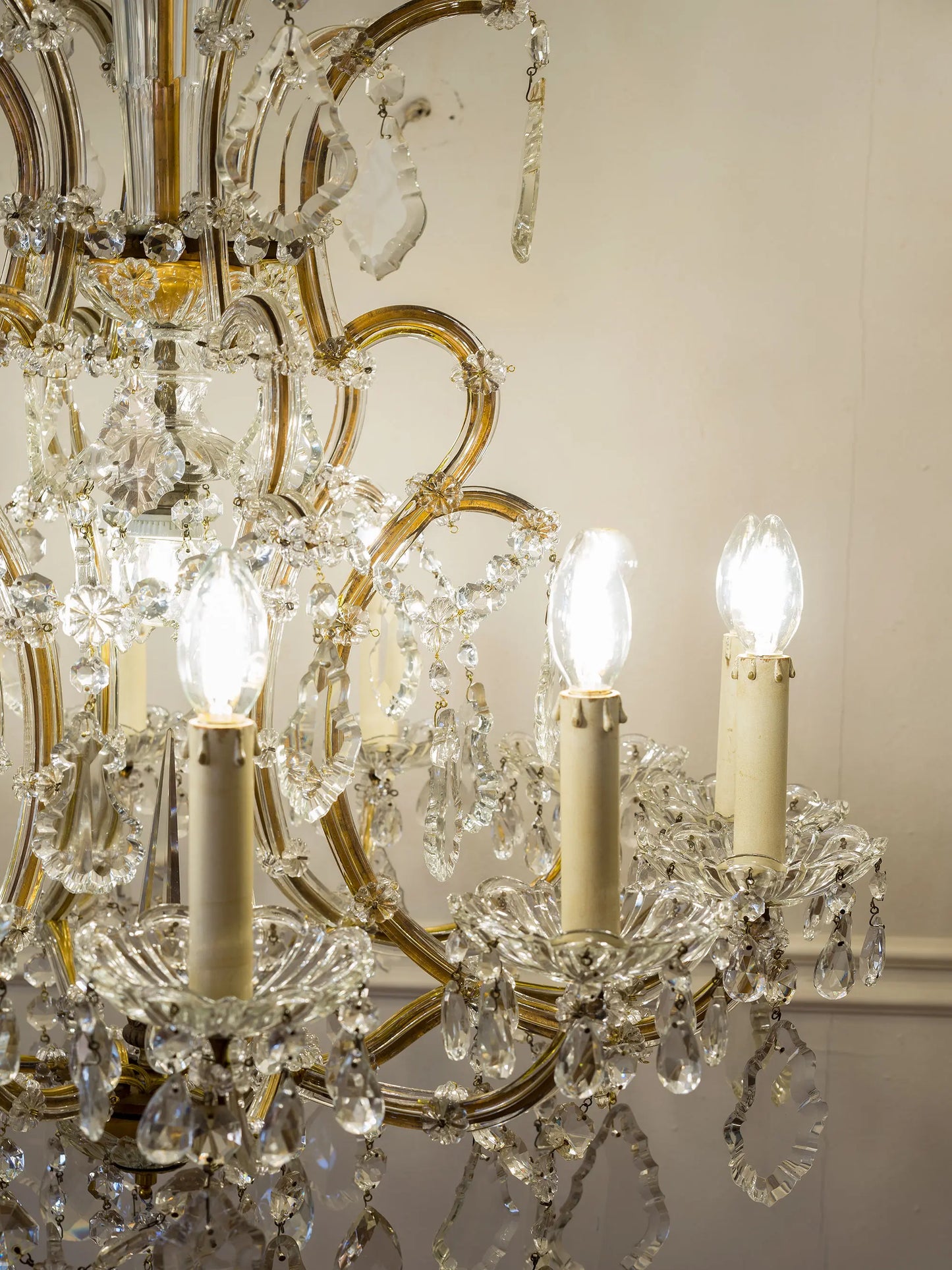Lampadario di lusso a 12 candele più una luce centrale| Lo Stile Italiano