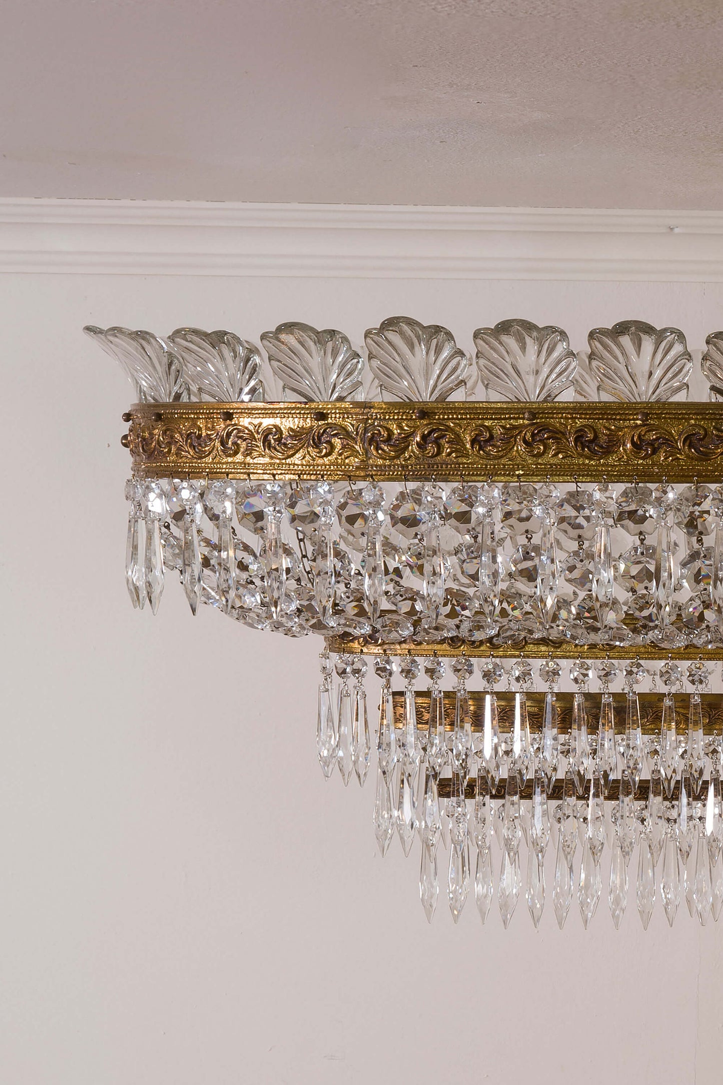 Grande Plafoniera (Lampadario) ovale di cristallo a 8 luci, stile Impero - Lo Stile Italiano