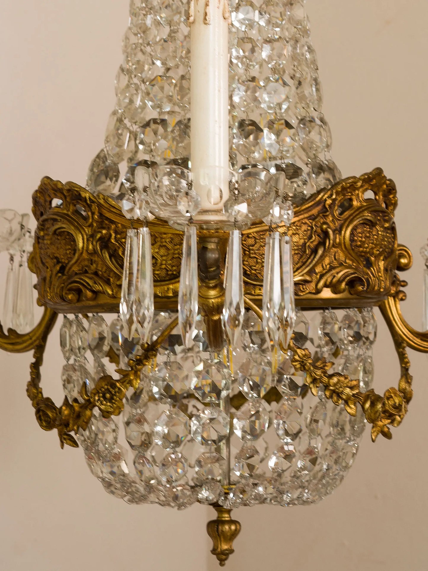 lampadario di lusso in cristallo molato. | Lo Stile Italiano