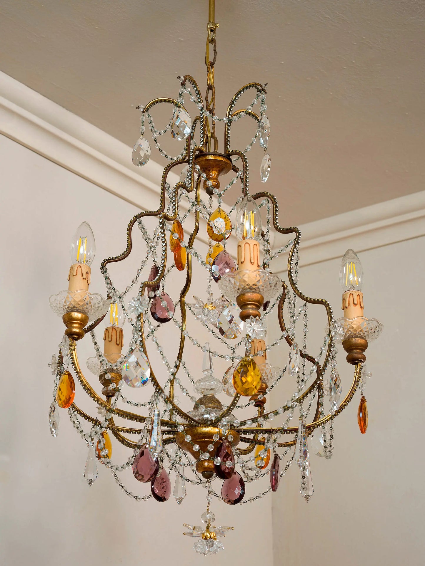 Profilo decorato da gocce di vetro colorato e cristalli sfaccettati | Lo-Stile-Italiano