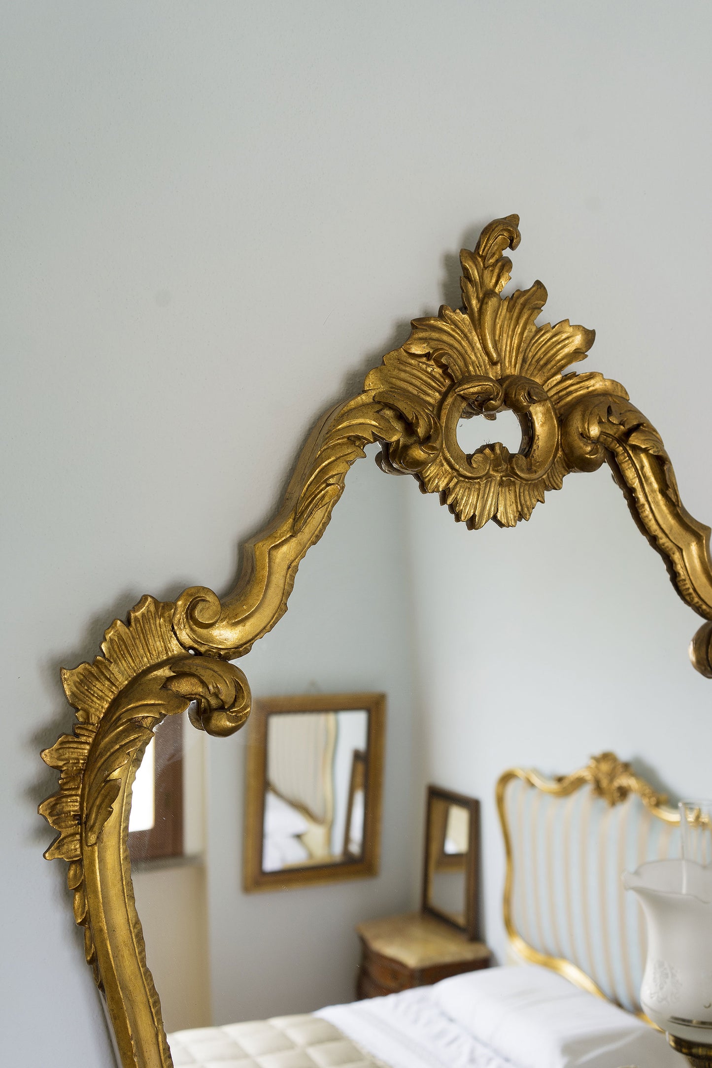 Antica specchiera da parete in legno intagliato, Dorata, Luigi XV, Rococò - Lo Stile Italiano