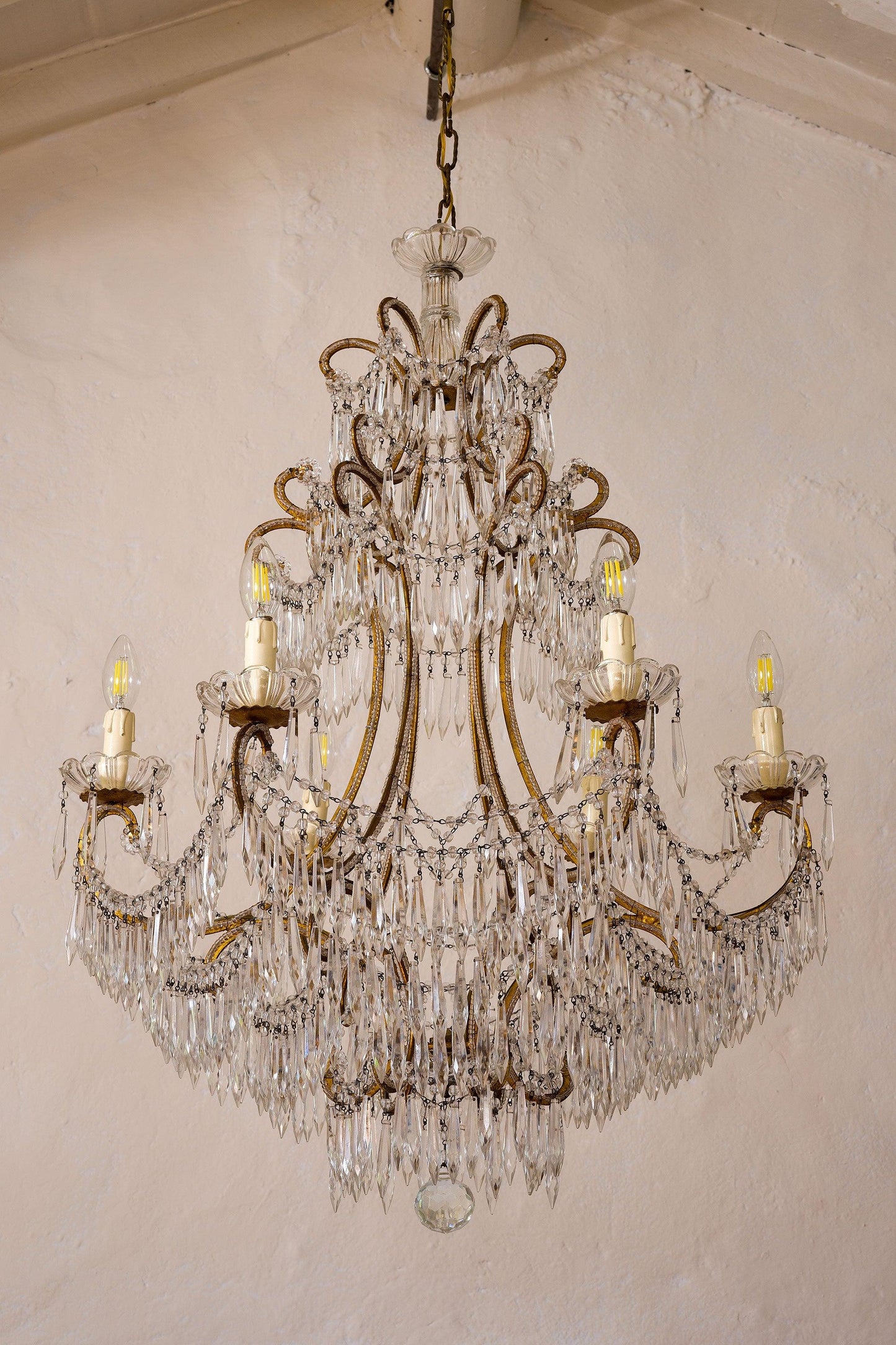Lampadario Fiorentino a 6 Luci, in ferro dorato e gocce pendenti - Lo Stile Italiano