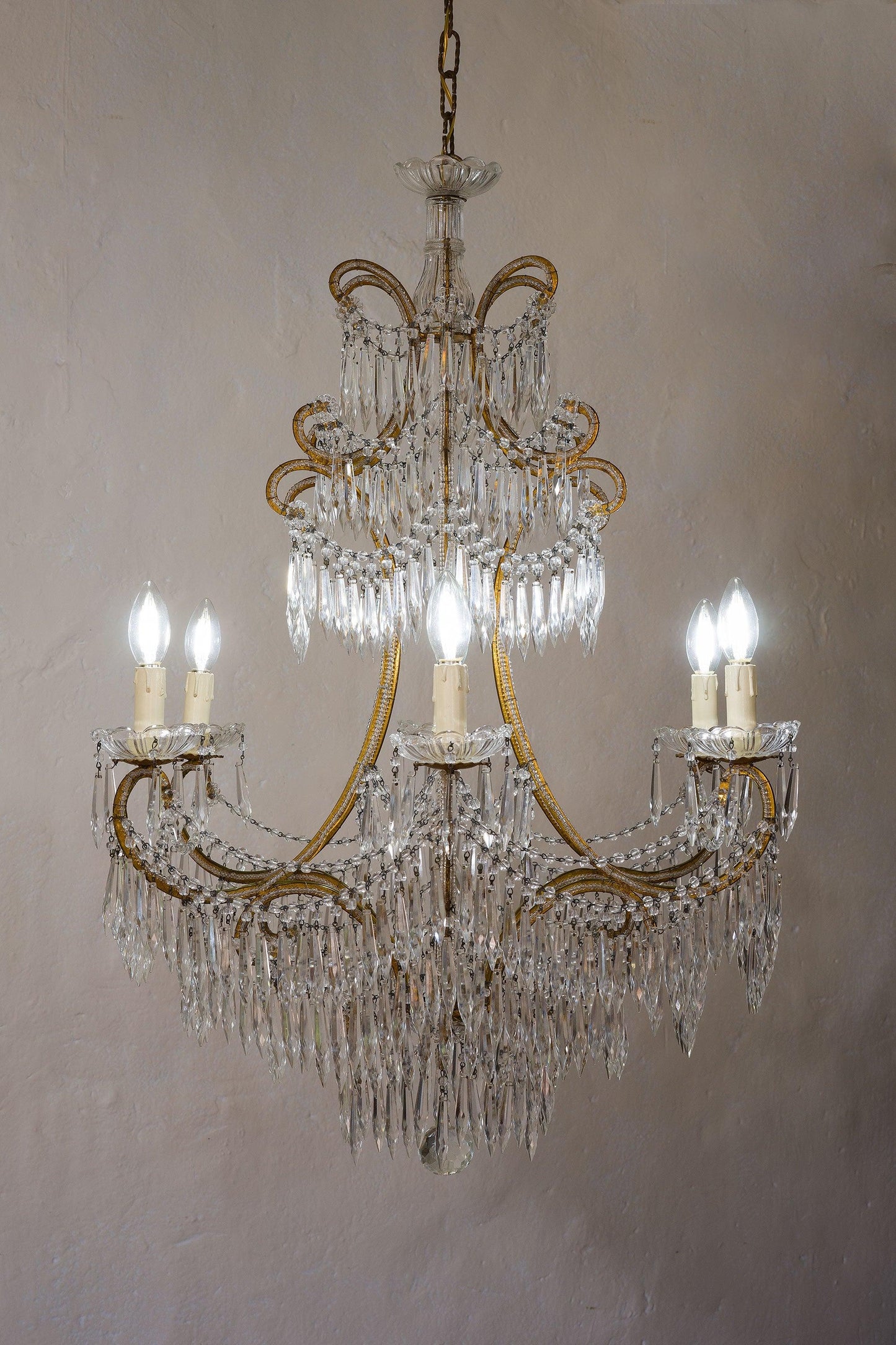 Lampadario Fiorentino a 6 Luci, in ferro dorato e gocce pendenti - Lo Stile Italiano