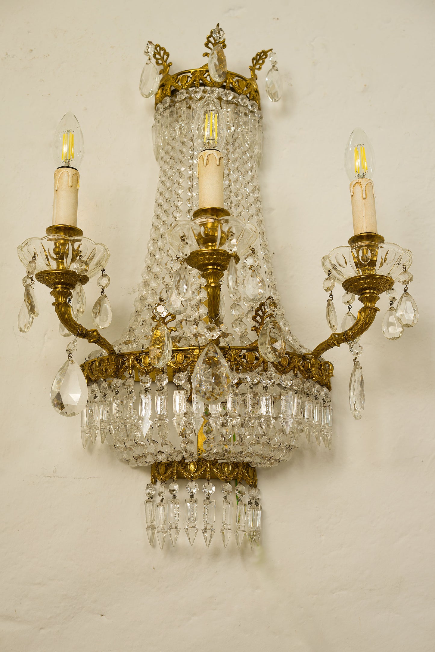 Coppia di applique stile Impero a 3 luci, periodo anni '60, Vintage - Lampade a muro - Lo Stile Italiano