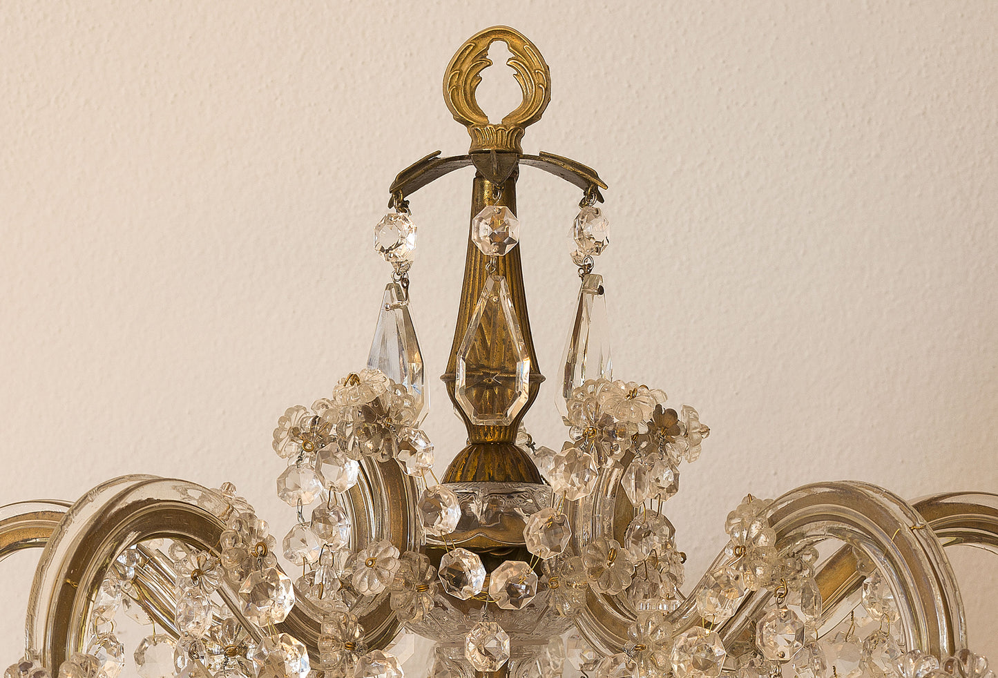 Grande Lampada da tavolo di cristallo Stile Maria Teresa, Periodo Anni '40/'50 - Lo Stile Italiano