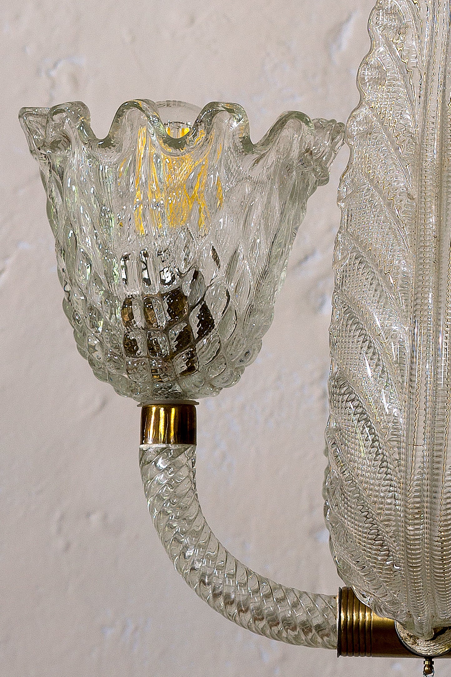 lampadario antico di Murano con coppe rivolte verso l'alto e2 foglie rivolte verso l'alto-Lo Stile Italiano