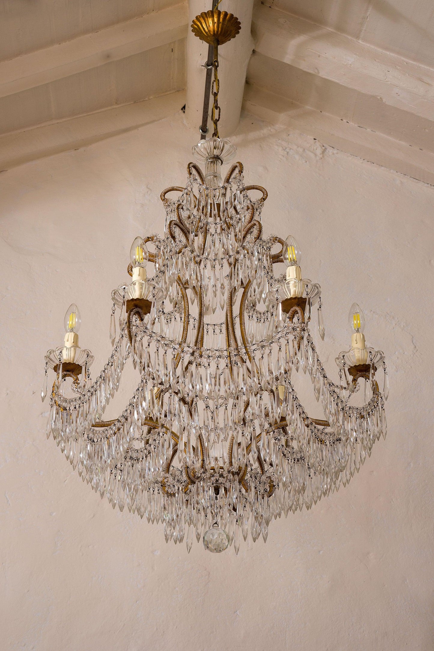 Lampadario Fiorentino a 6 Luci, in ferro dorato e gocce pendenti - Lo Stile Italiano