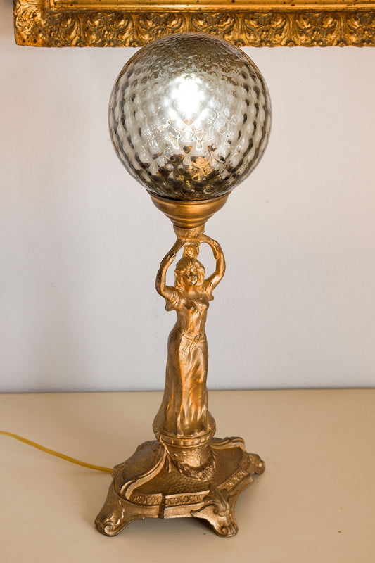 Antica lampada da tavolo art Nouveau (Liberty) primi'900 con globo di cristallo - Lo Stile Italiano