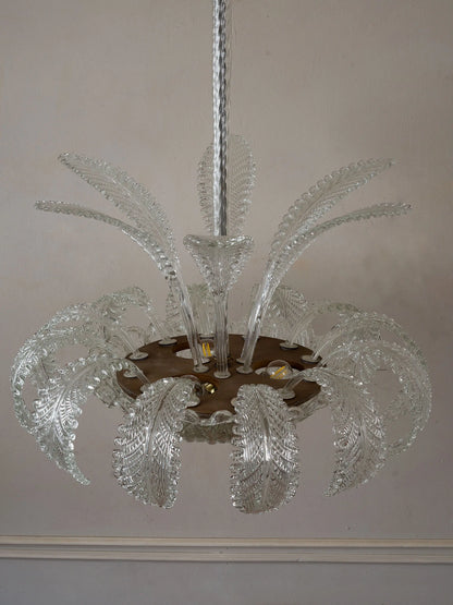 Lampadario italiano anni '30 con 18 foglie in vetro di Murano disposte su due livelli | Lo Stile Italiano