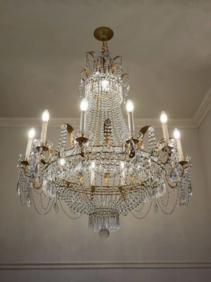Lampadario Impero anni '40 con gocce in cristallo molato e decorazioni in vetro | Lo Stile Italiano 