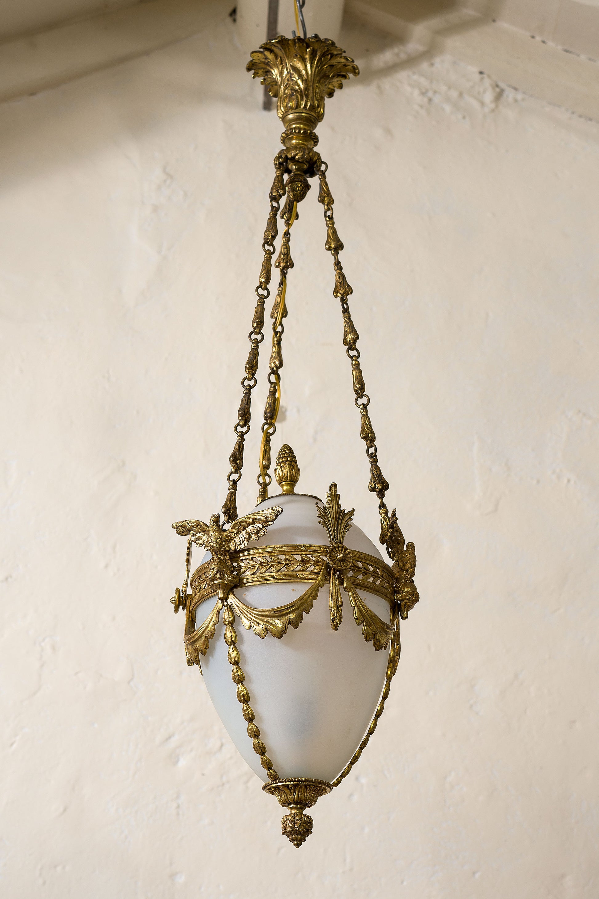 Lanterna Impero Antica in bronzo dorato e globo in vetro. | Lo Stile Italiano