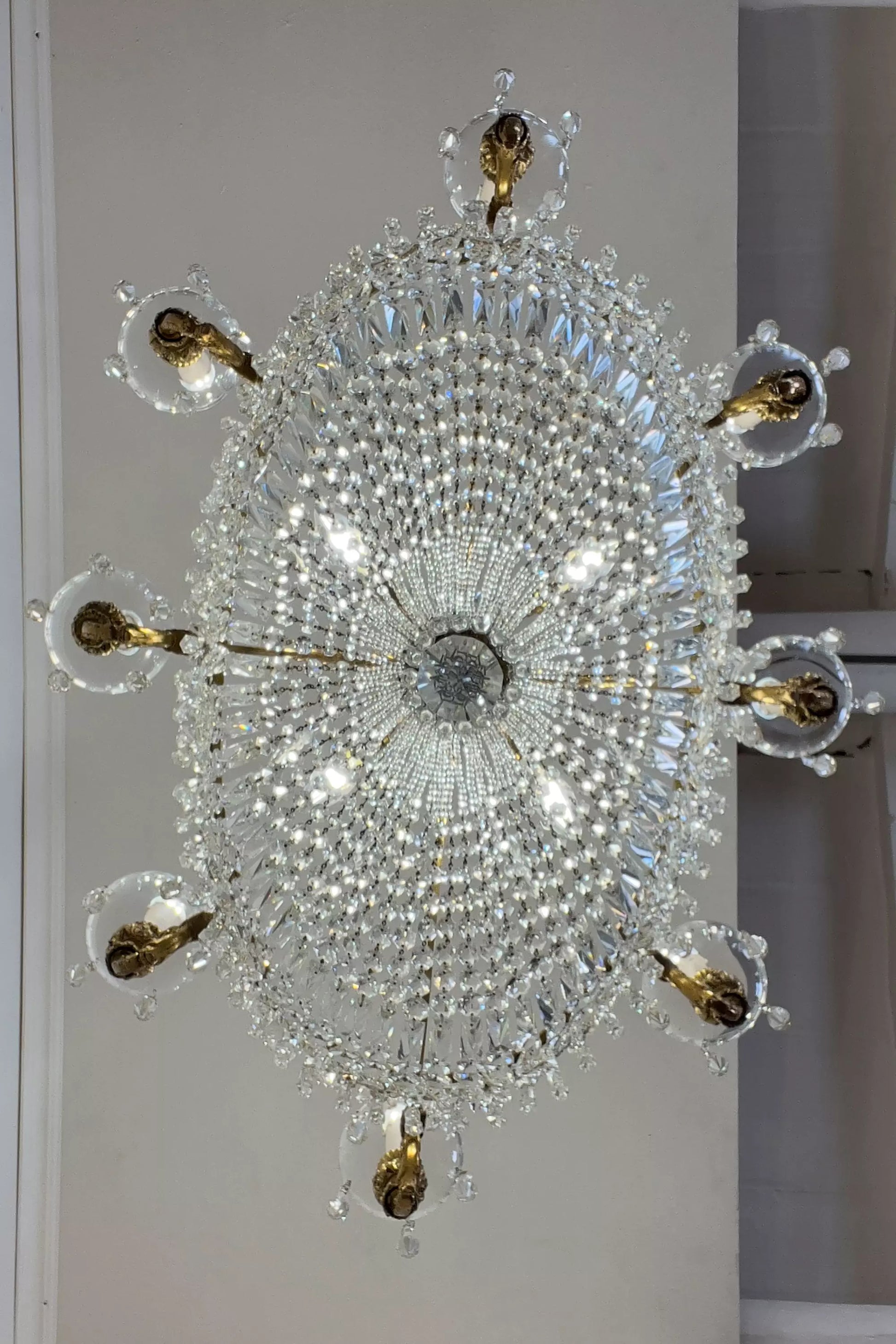 Lampadario a mongolfiera vintage per ristoranti di lusso.| Lo Stile Italiano