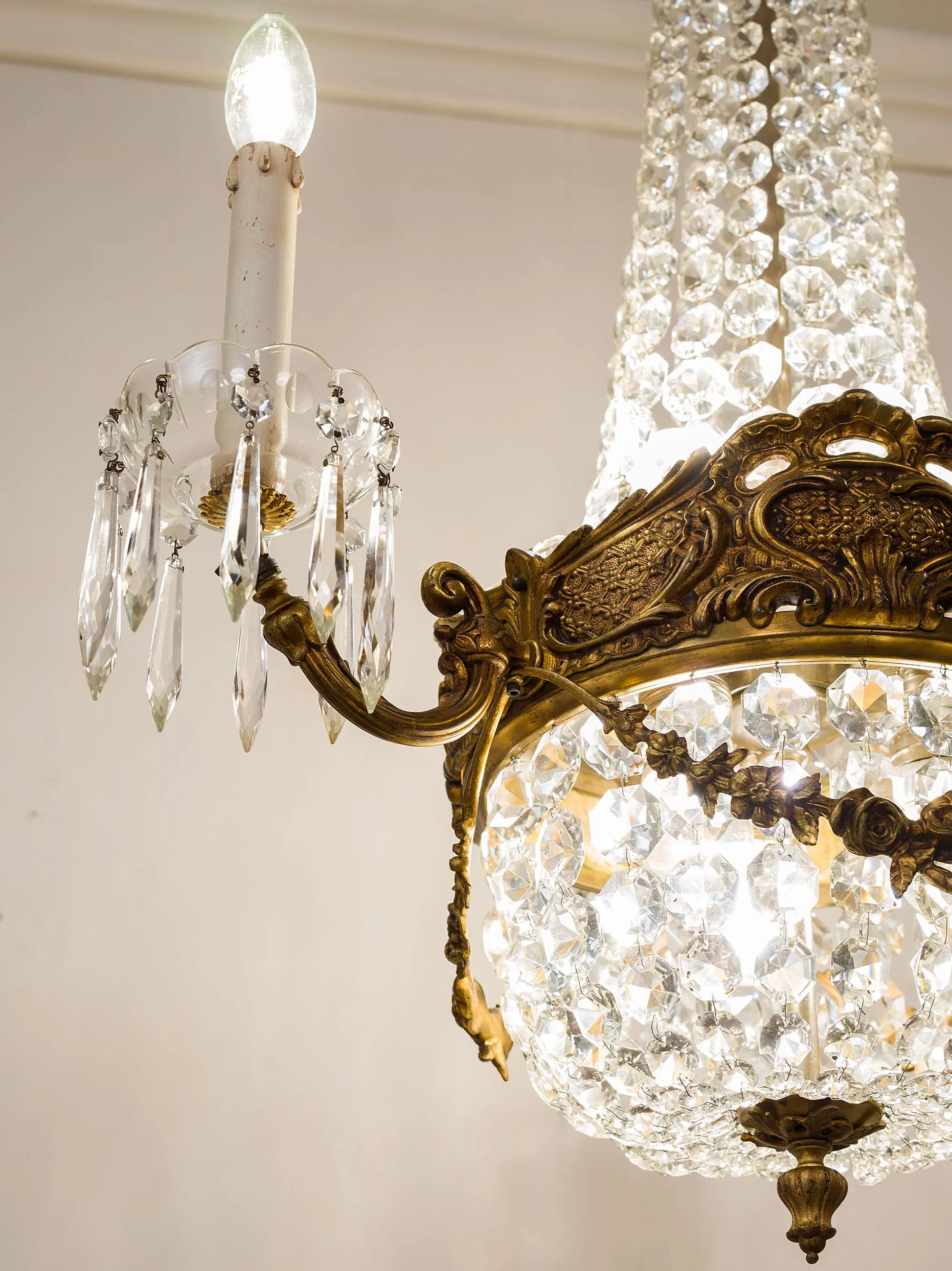 Lampadario antico da camera . | Lo Stile Italiano