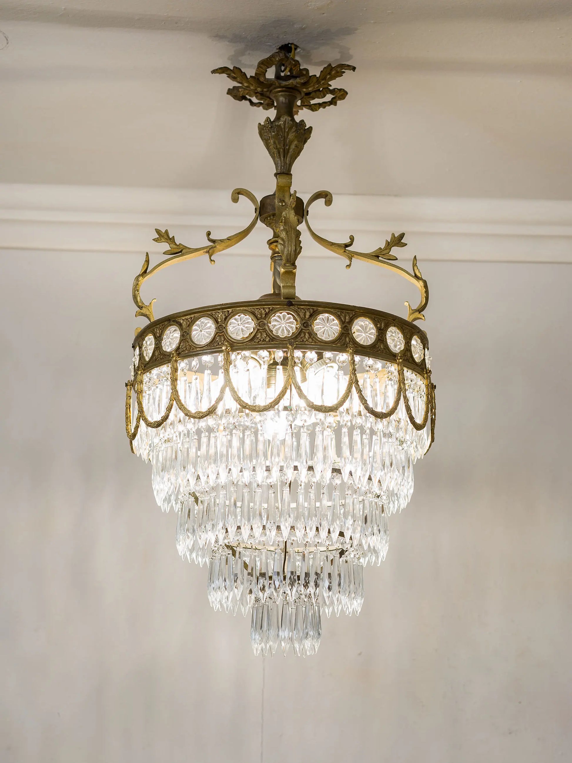 Lampadario Impero, Francia, primi decenni del Novecento (1910–1930).| Lo Stile Italiano