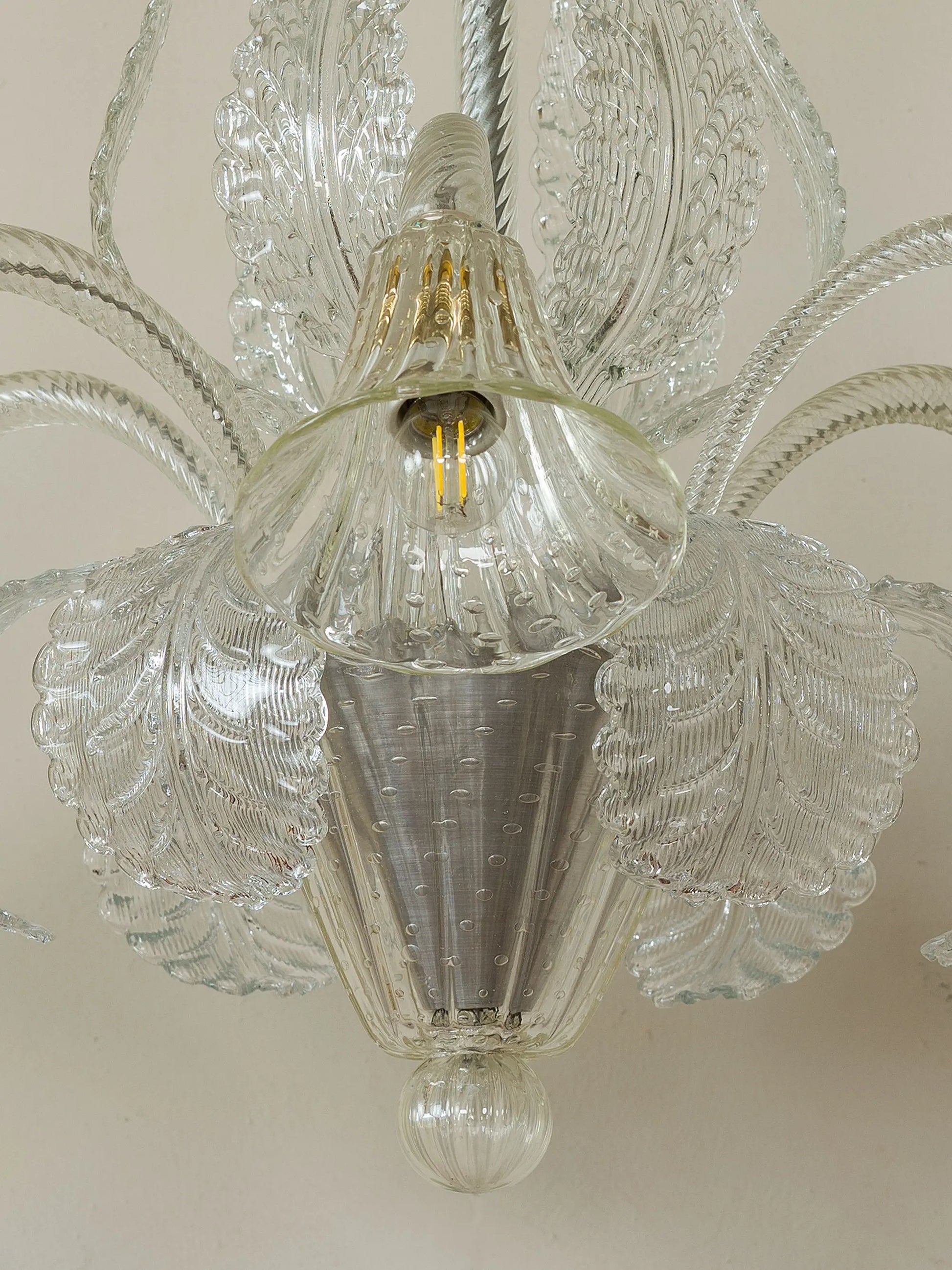 Lampadario decorativo anni ’40 con diffusori a forma di petalo | Lo Stile Italiano