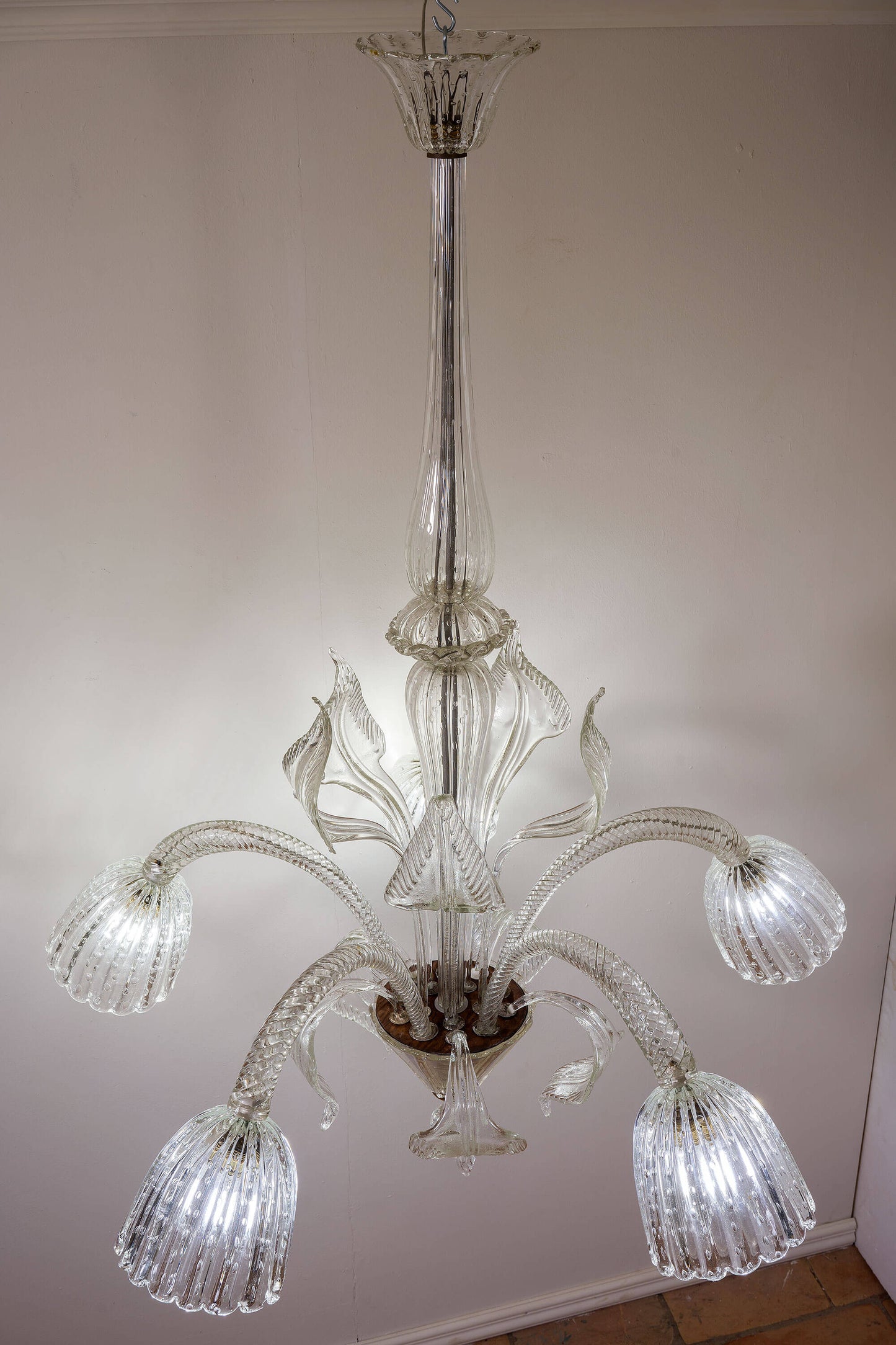 Luminosità unica: il lampadario-Murano, un'icona inizi-'900 per illuminare i tuoi spaz.|Lo Stile Italiano