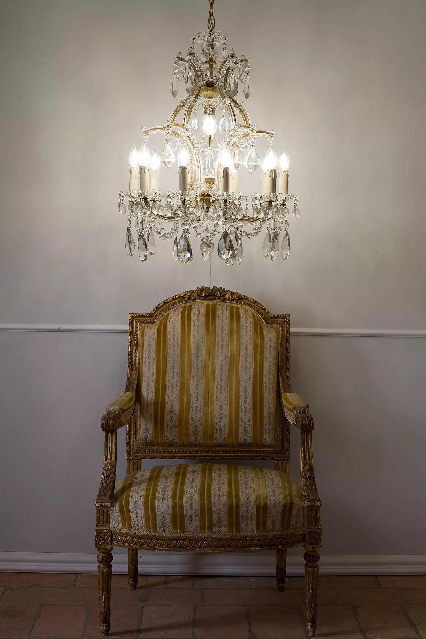 Elegante lampadario retrò.| Lo Stile Italiano