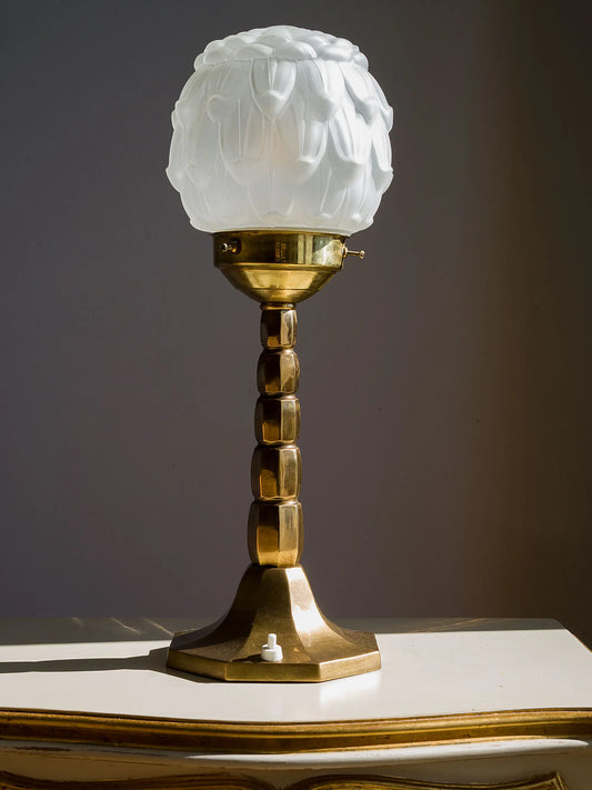 Lampada Art Deco con paralume in vetro opalino | Lo Stile Italiano