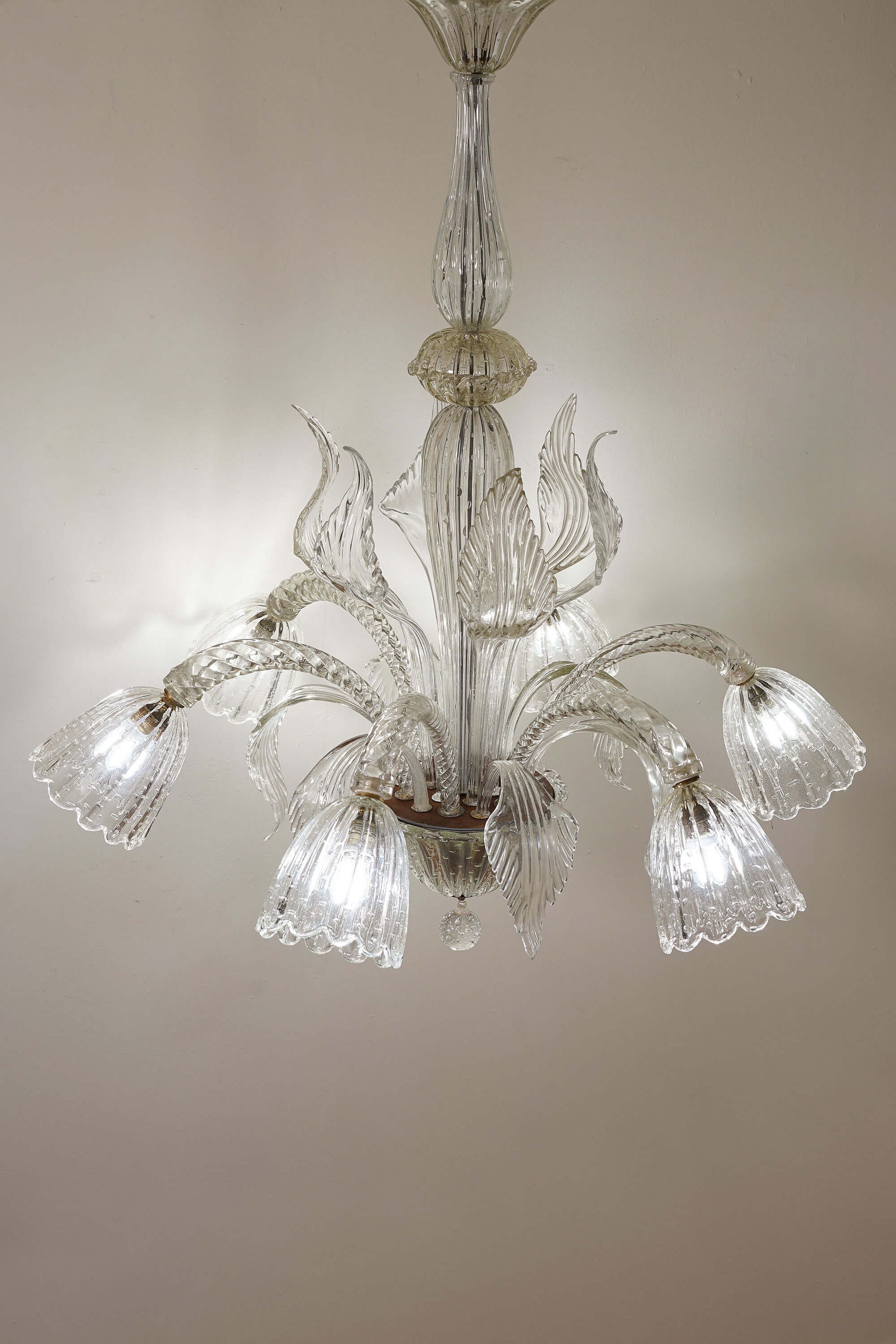 Lampadario Murano Art Déco: Eleganza e Storia.| Lo Stile Italiano