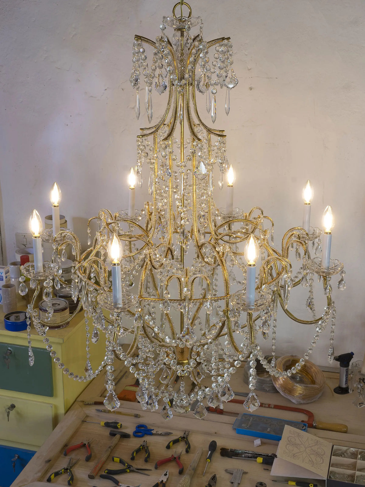 Vintage Empire-style eight-light chandelier | Lo Stile Italiano