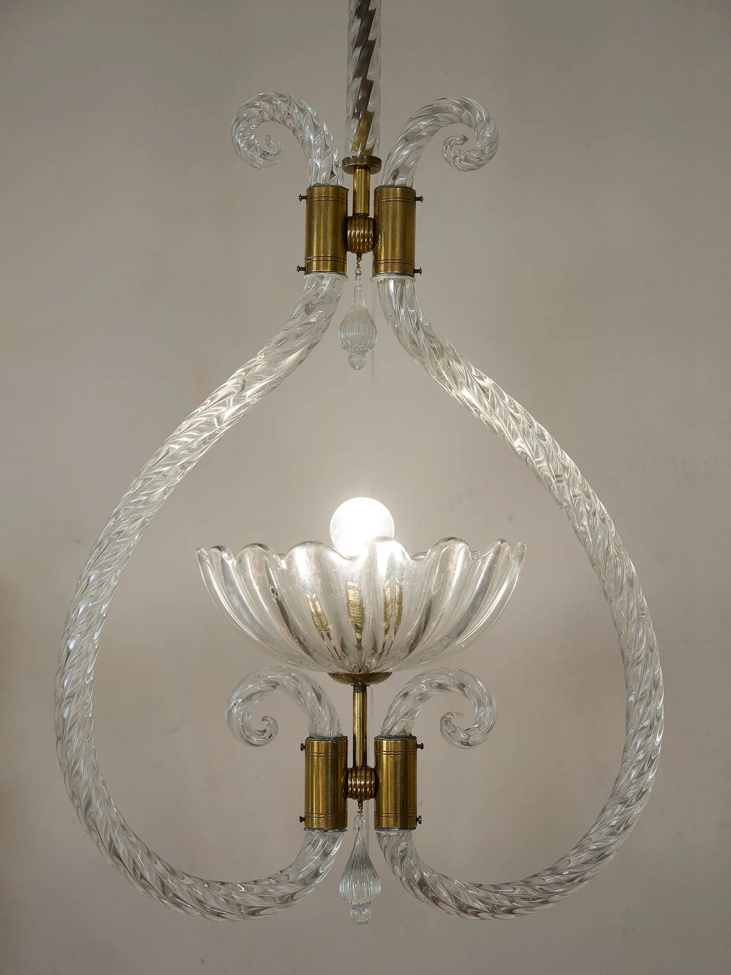 Lampadario raro in vetro di Murano. Rare Murano chandelier. Lustre rare en verre de Murano. Seltener Murano-Kronleuchter. Lámpara rara de Murano. |Lo-Stile-Italiano