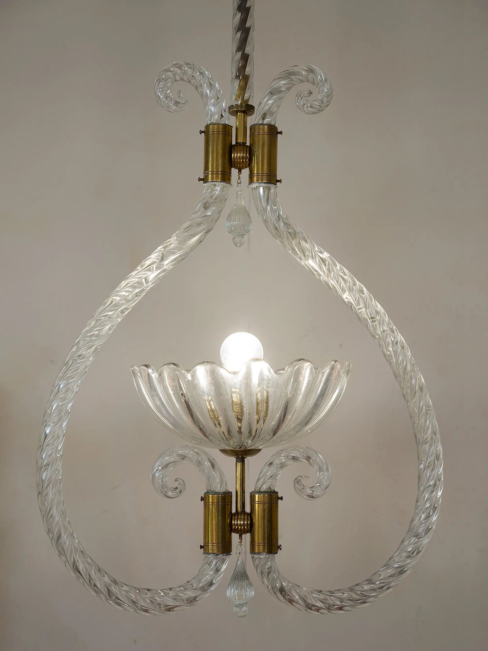 Lampadario raro in vetro di Murano. Rare Murano chandelier. Lustre rare en verre de Murano. Seltener Murano-Kronleuchter. Lámpara rara de Murano. |Lo-Stile-Italiano