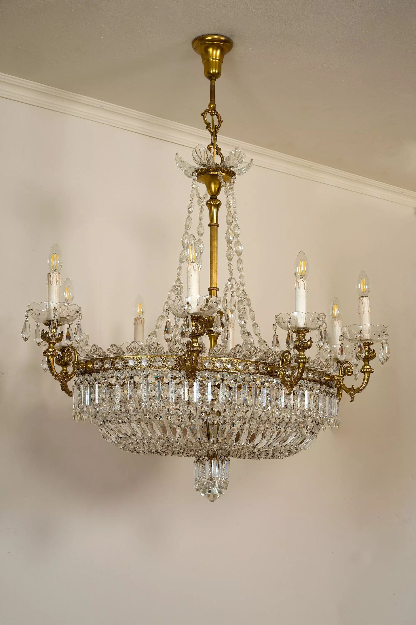 Lampadario Stile Impero anni '40 con gocce di cristallo pendenti.| Lo Stile Italiano