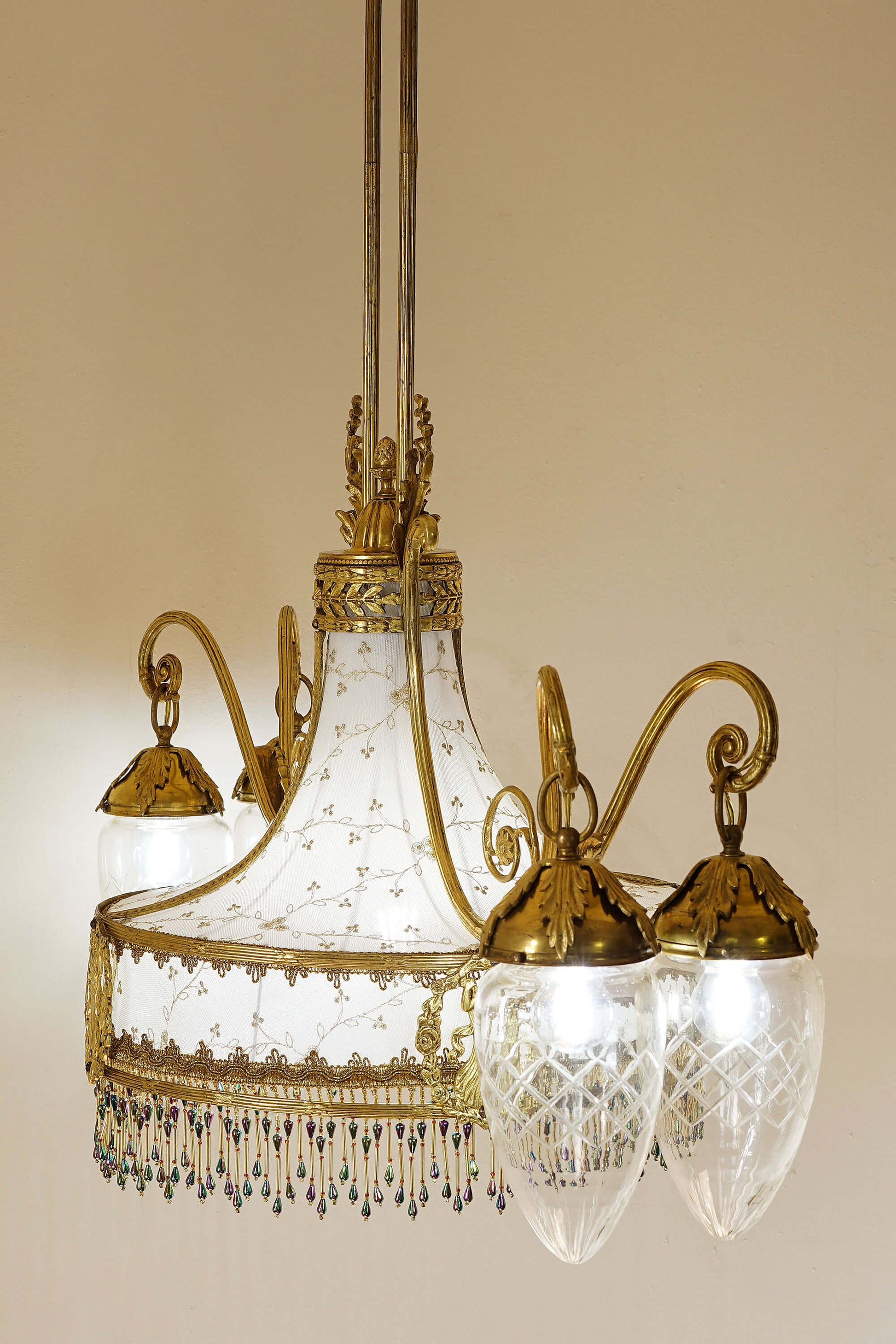 Lampadario Art Nouveau in ottone dorato un'opera d'arte da collezione. | Lo Stile Italiano