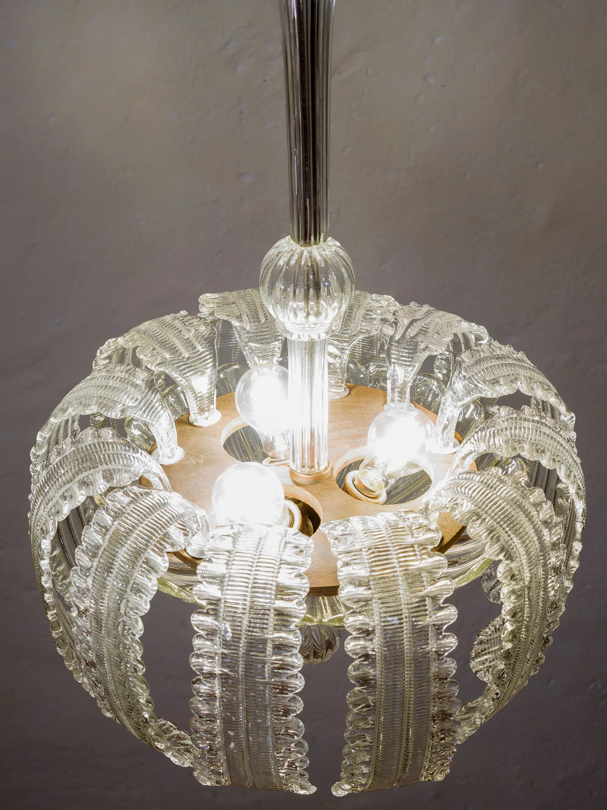 Lampadario Archimede Seguso con foglie rivolte verso il basso | Lo Stile Italiano