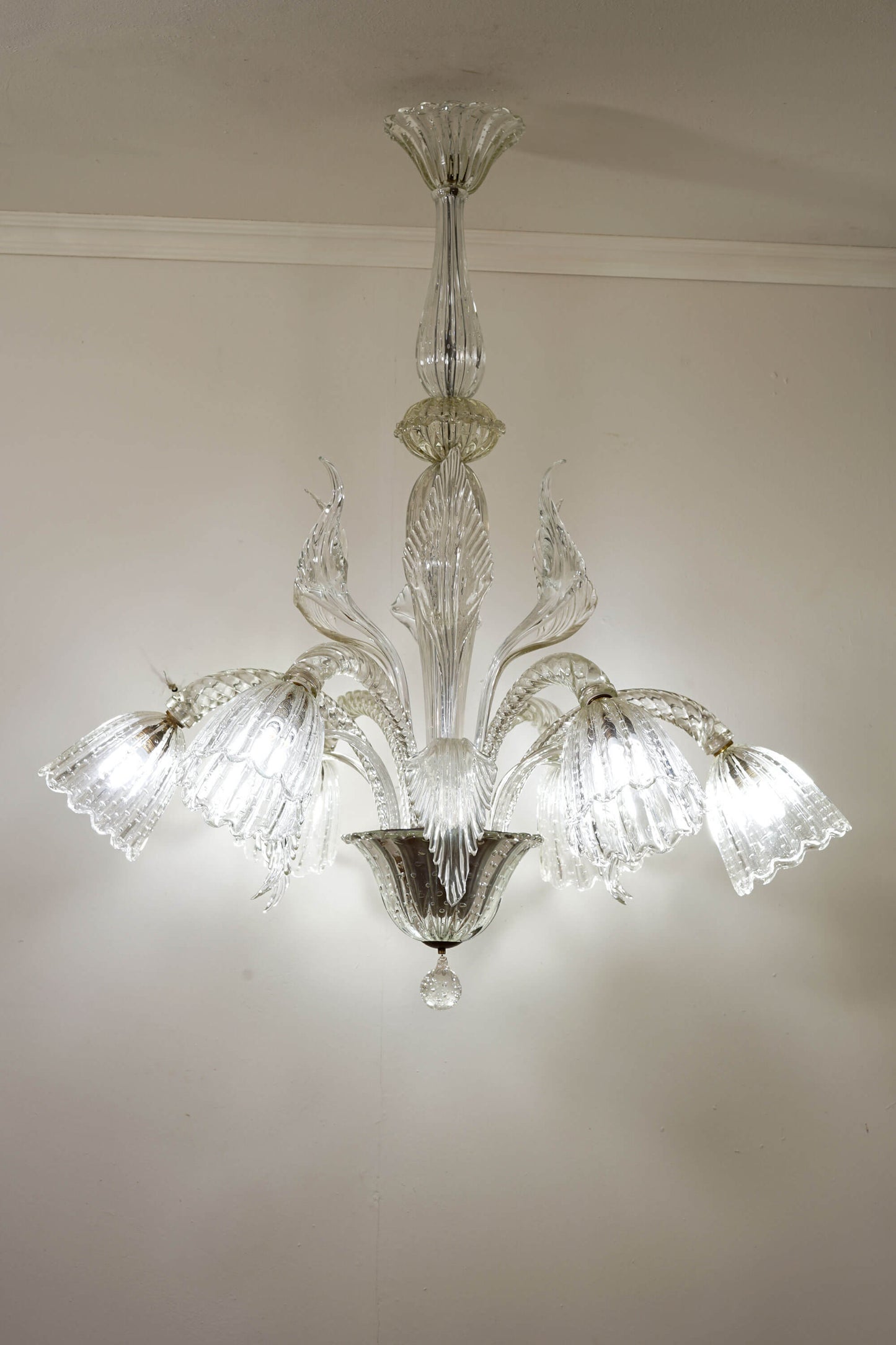 Lampadario Artigianale Murano Lusso e Bellezza. Lo Stile Italiano