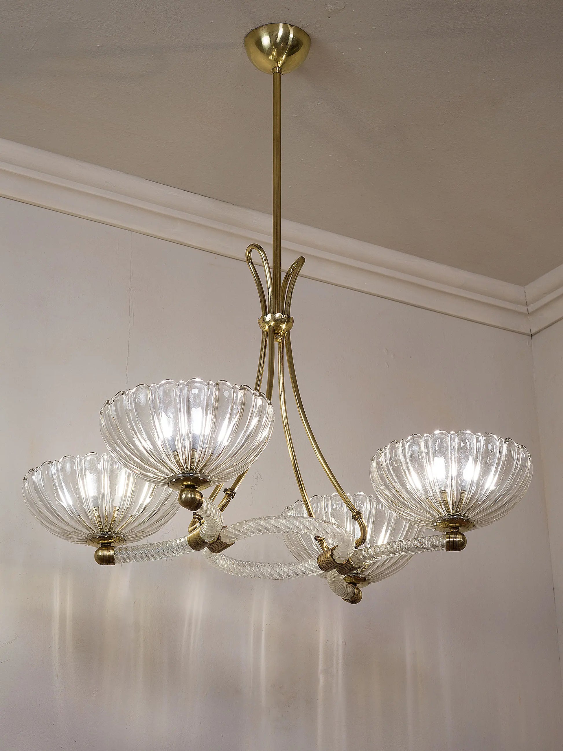 Lampadario Mid Century in vetro soffiaro di Murano con telaio realizzato in vetro Torcon. | Lo Stile Italiano