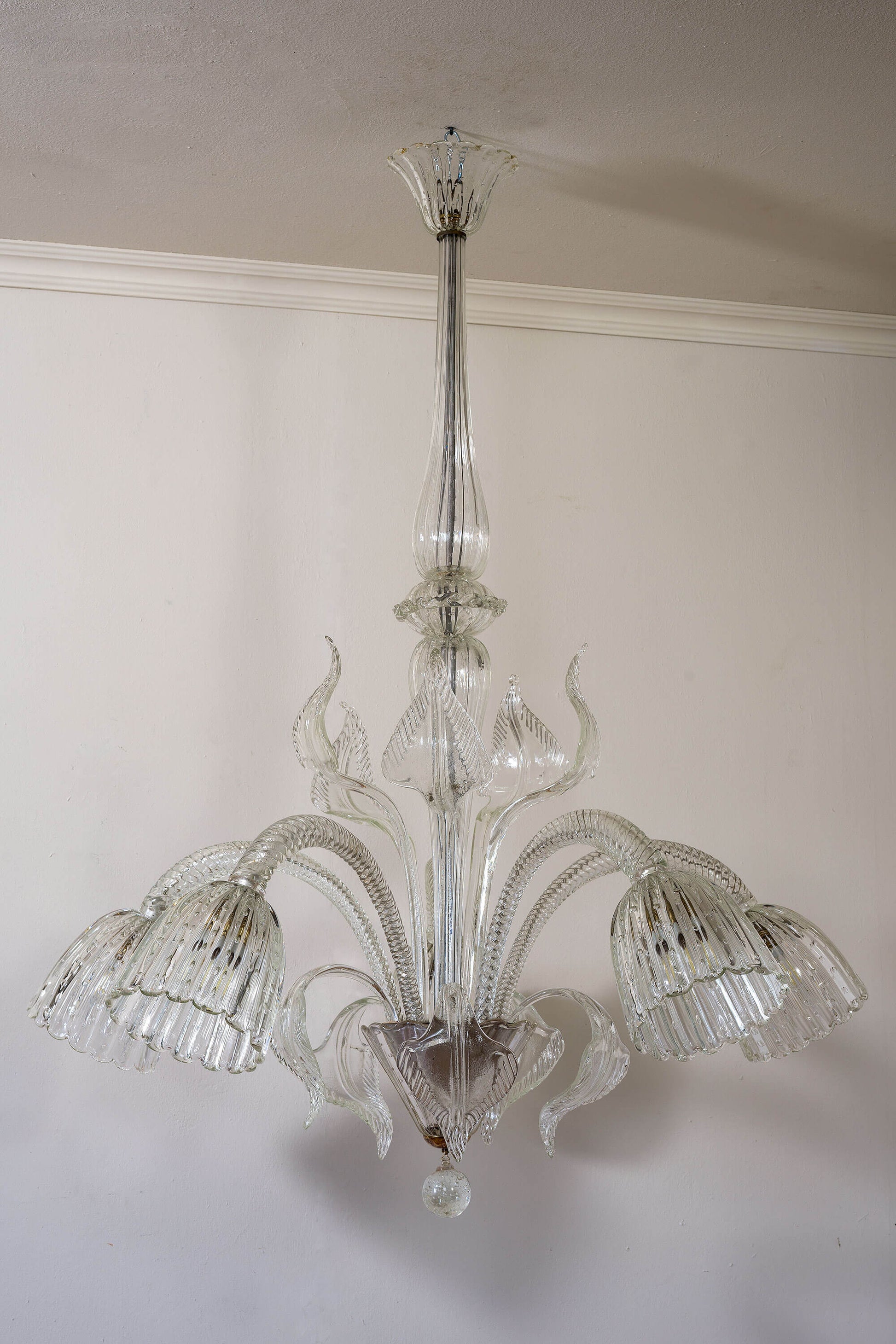 Raffinatezza senza paragoni: il lampadario-Murano, ideale per ambienti classici e modern.|Lo Stile Italiano