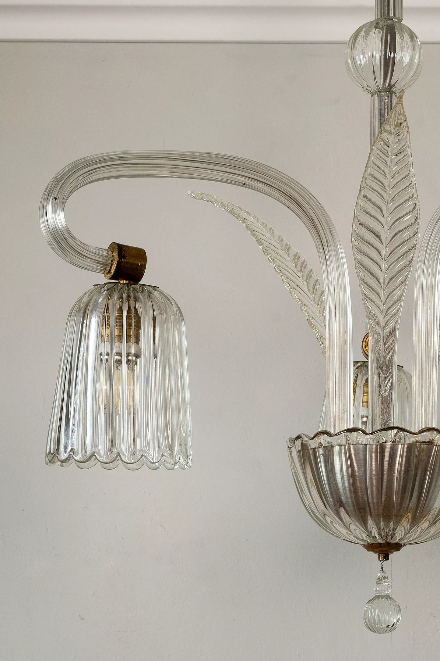 Gioiello d'illuminazione: lampadario Art Déco con vetro di Murano trasparente. | Lo Stile Italiano