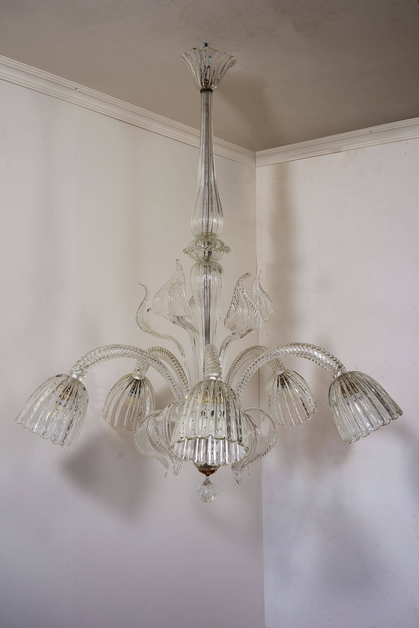vetro-bullicante nel lampadario-Murano, una creazione senza tempo.|Lo Stile Italiano
