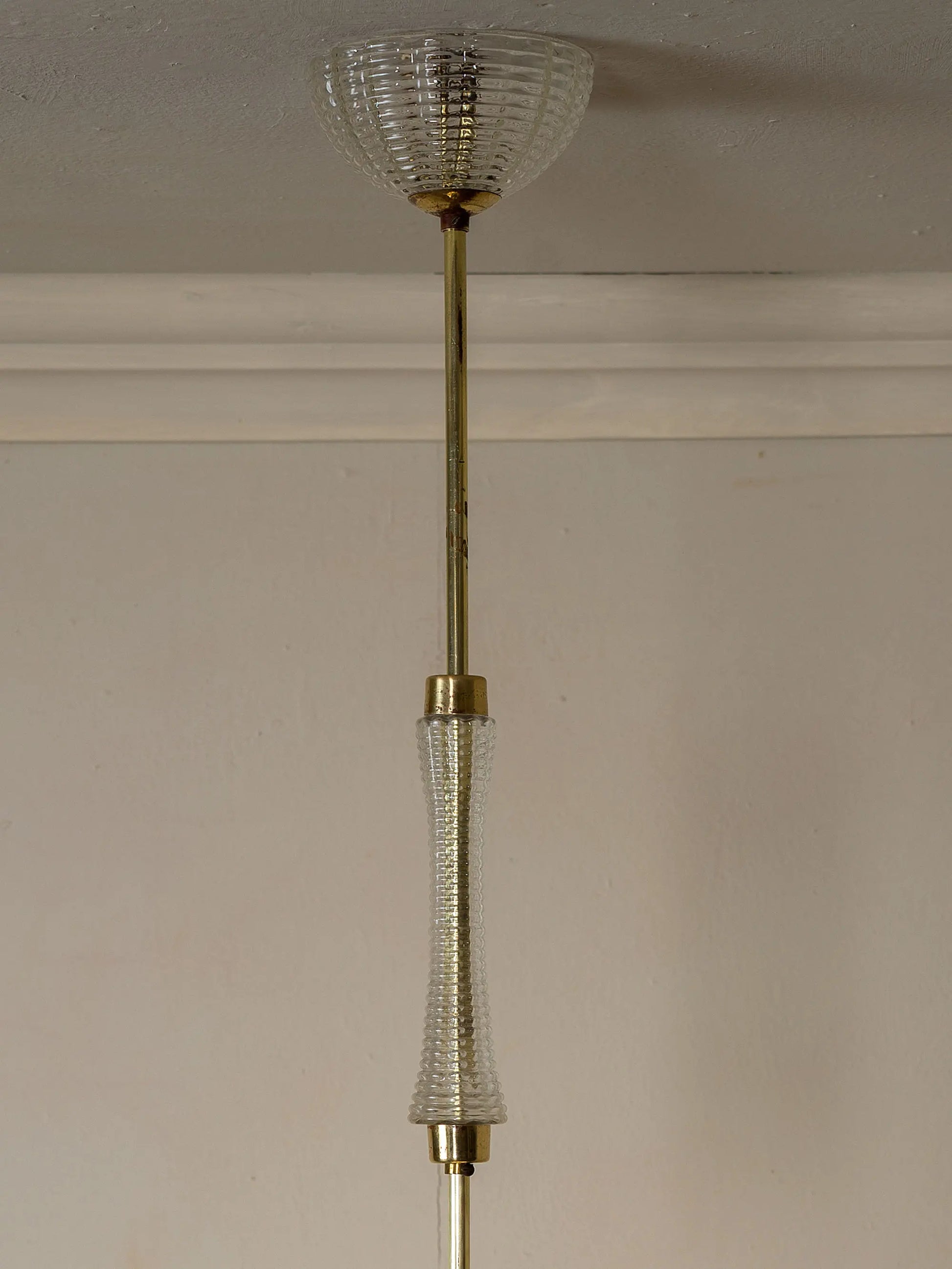 Particolare della coppa in alto e il fregio centrale in vetro soffiato | Lo Stile Italiano