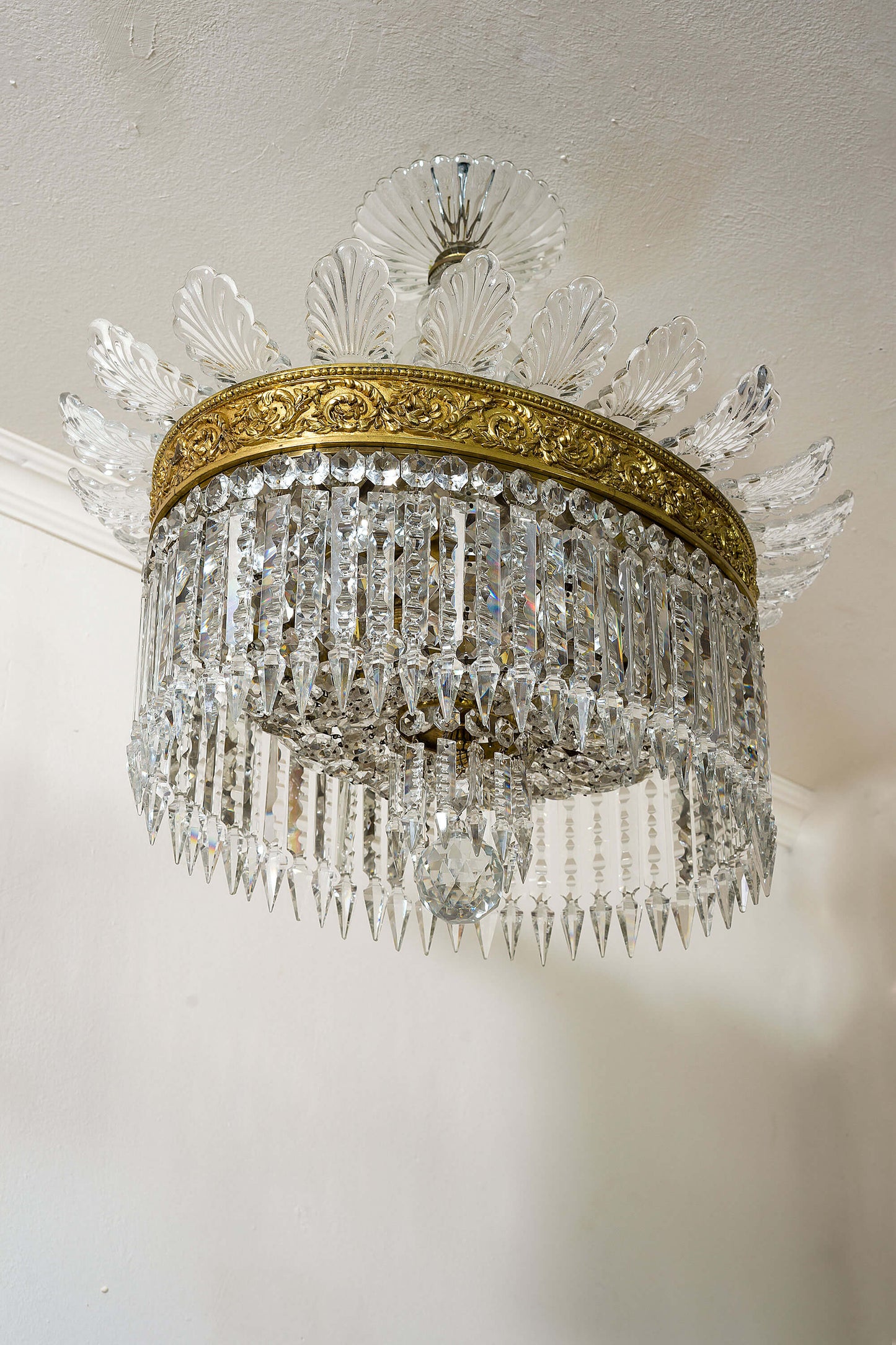 Fascino vintage: Plafoniera in  cristallo e bronzo - un gioiello del design francese dei primi anni del '900.| Lo Stile Italiano