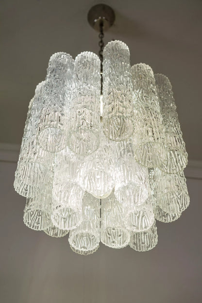 Lampadario Tronchi mid-century con tubi di vetro che richiamano la corteccia, disegnato da Toni Zuccheri.| Lo Stile Italiano