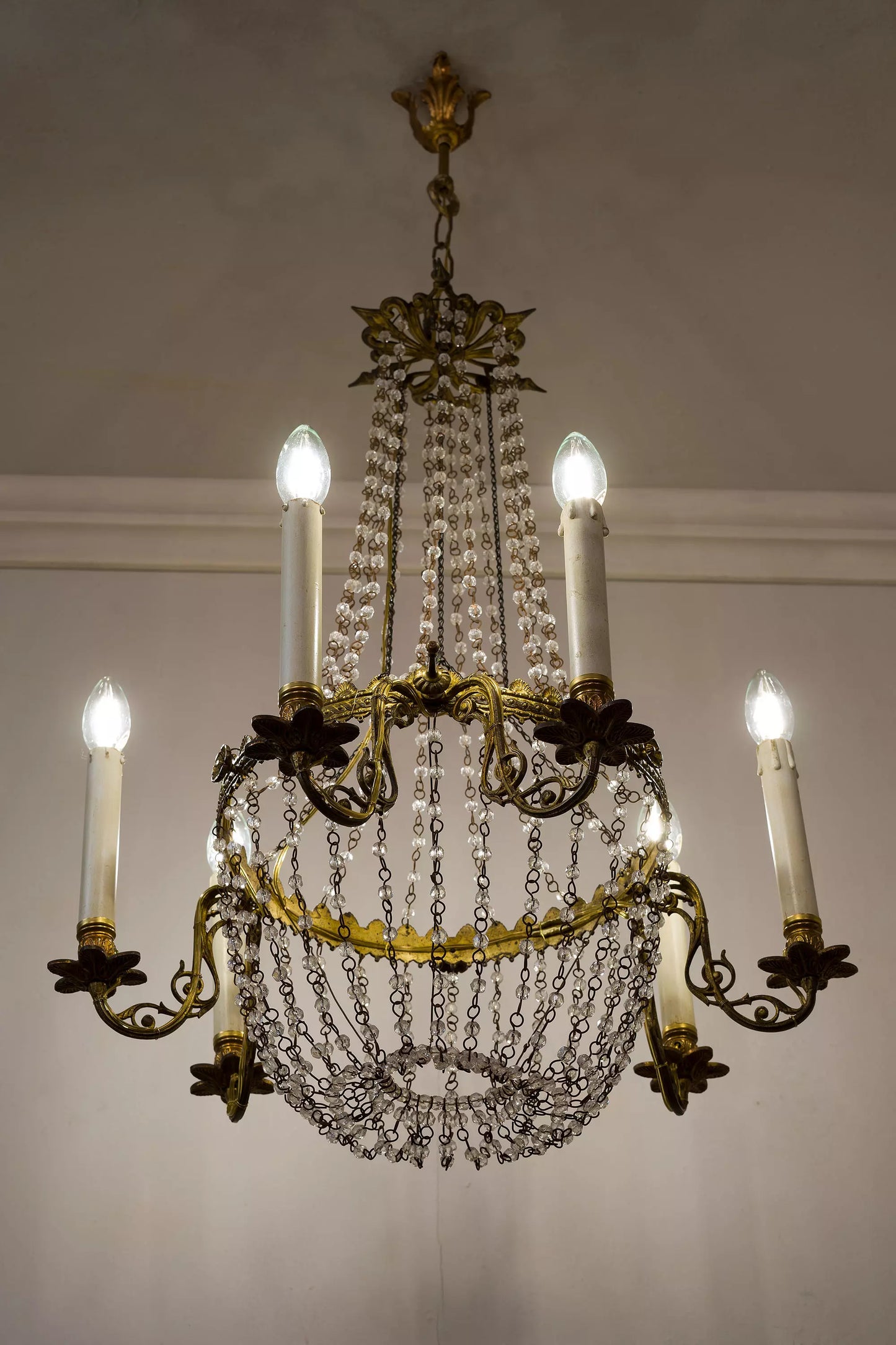 Elegante Lampadario Stile Impero Francese in Bronzo Dorato. Elegant French Stile Imper Chandelier in Gilt Bronze. -Lo-Stile-Italiano 