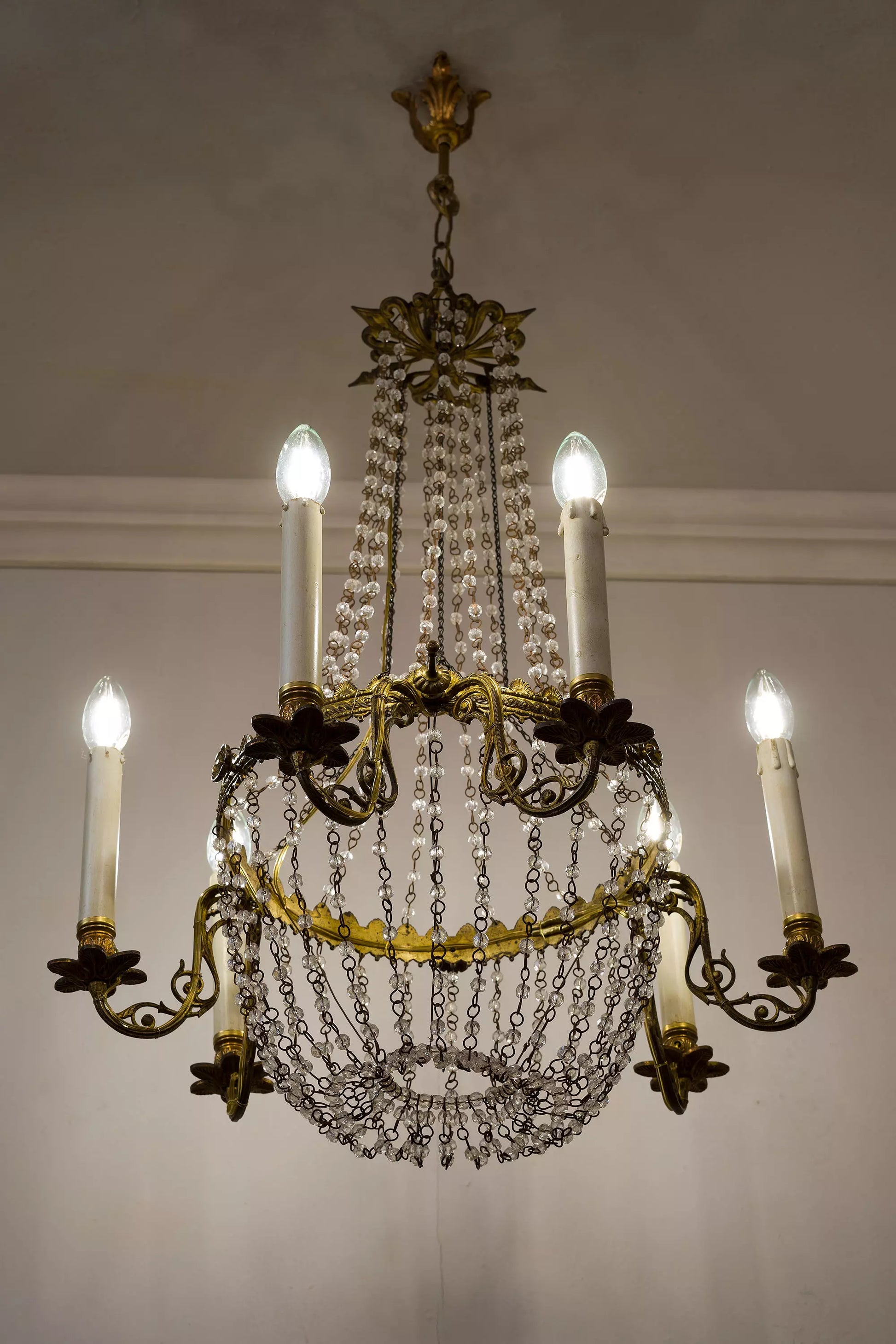 Elegante Lampadario Stile Impero Francese in Bronzo Dorato. Elegant French Stile Imper Chandelier in Gilt Bronze. -Lo-Stile-Italiano 